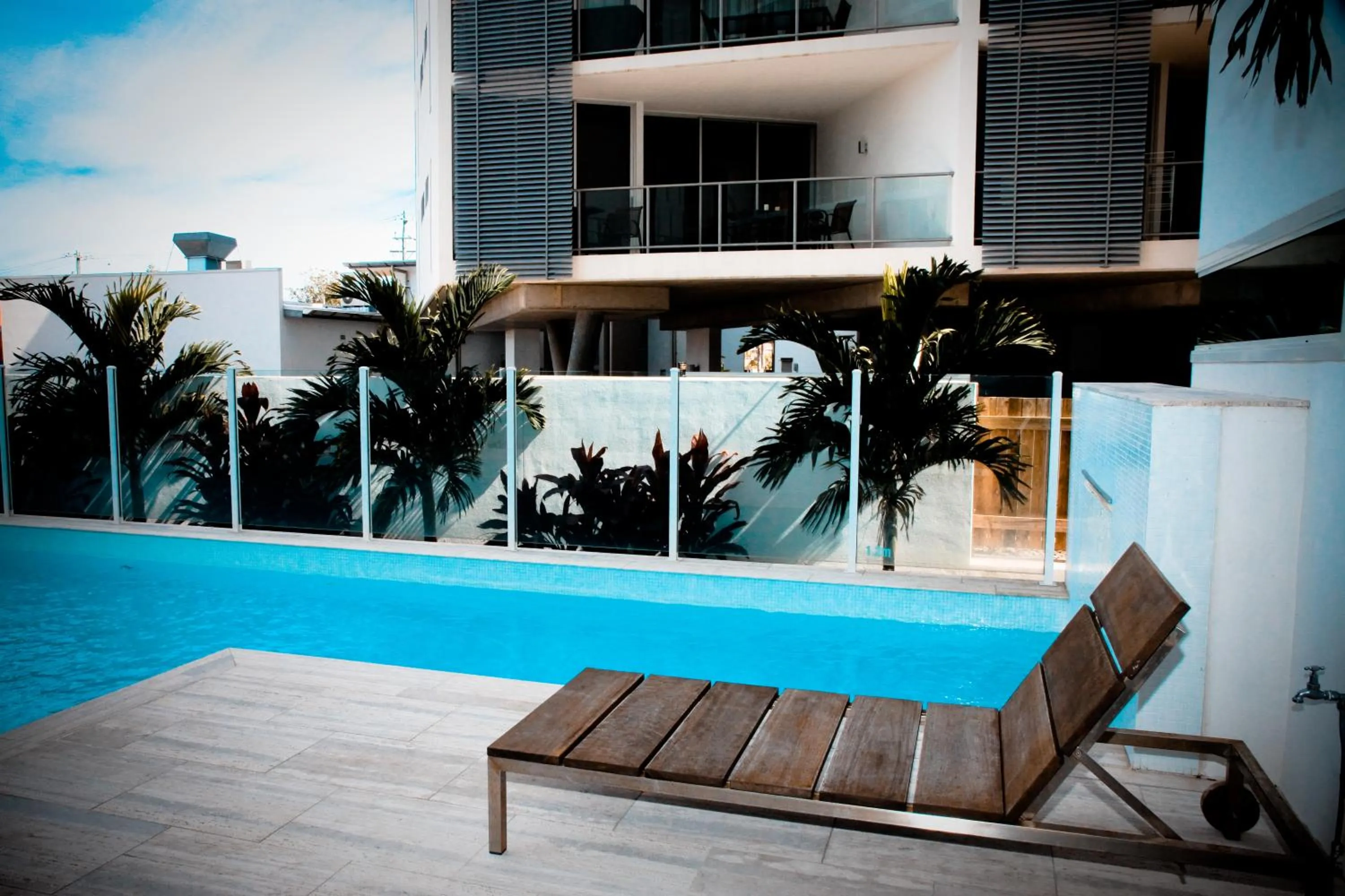 Swimming pool in Lanai Riverside Apartments