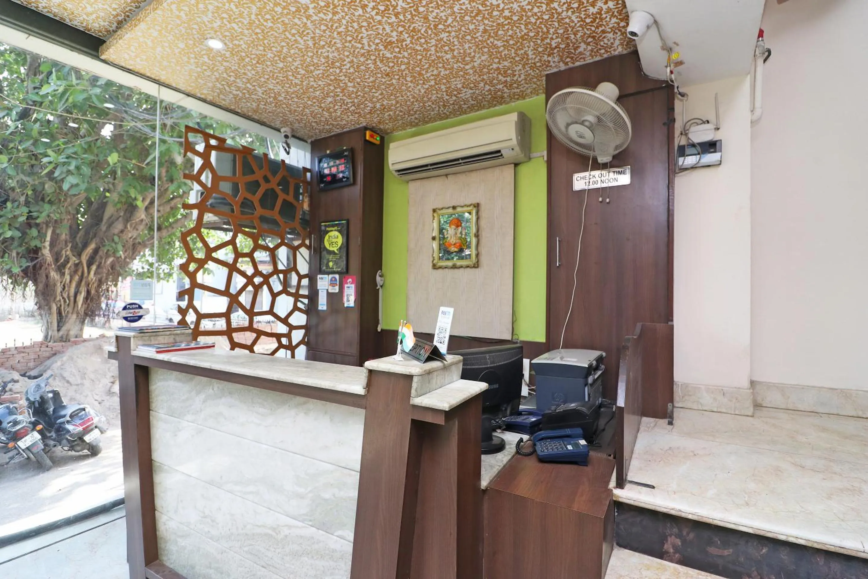 Lobby or reception in Hotel Mandiram