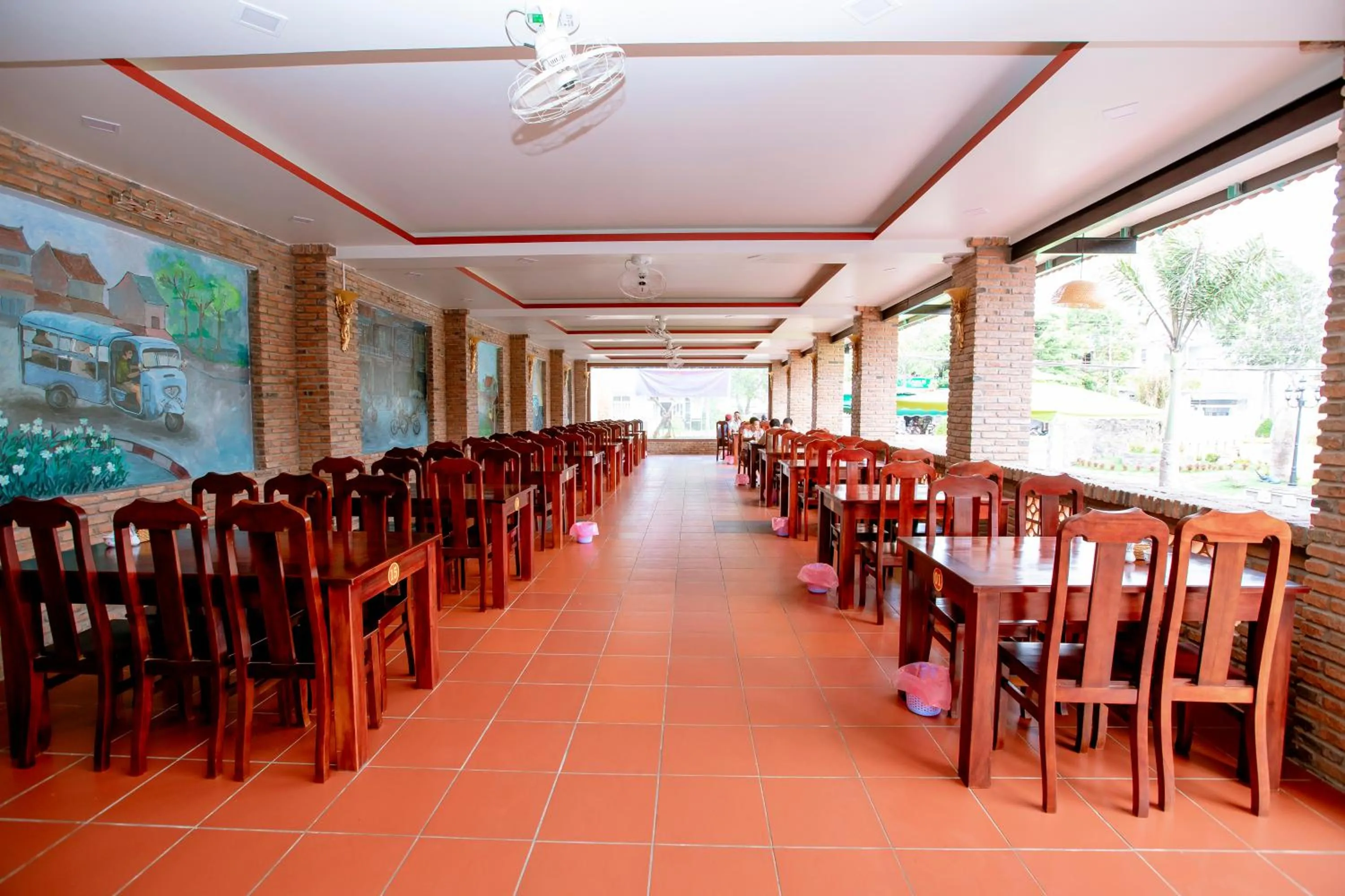 Restaurant/places to eat in Thien An Hotel