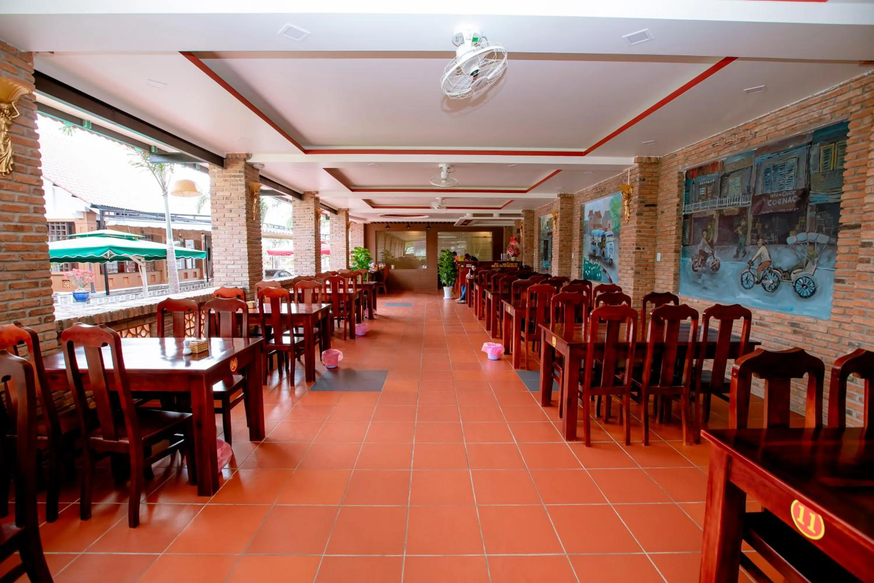 Restaurant/places to eat in Thien An Hotel