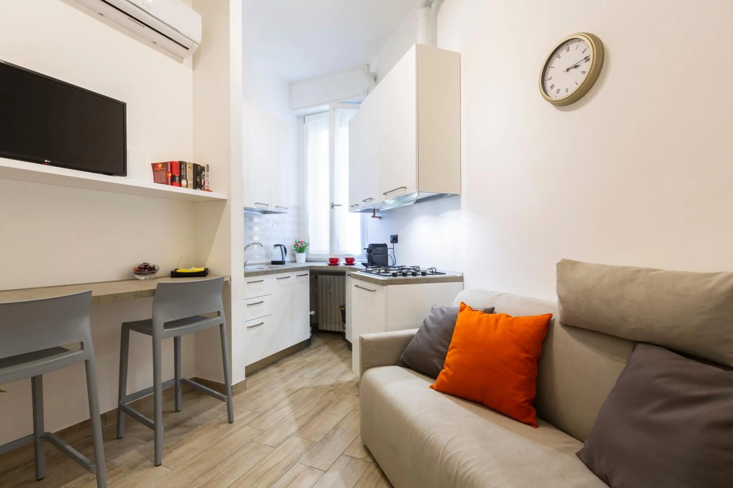 Yellow Line Apartment