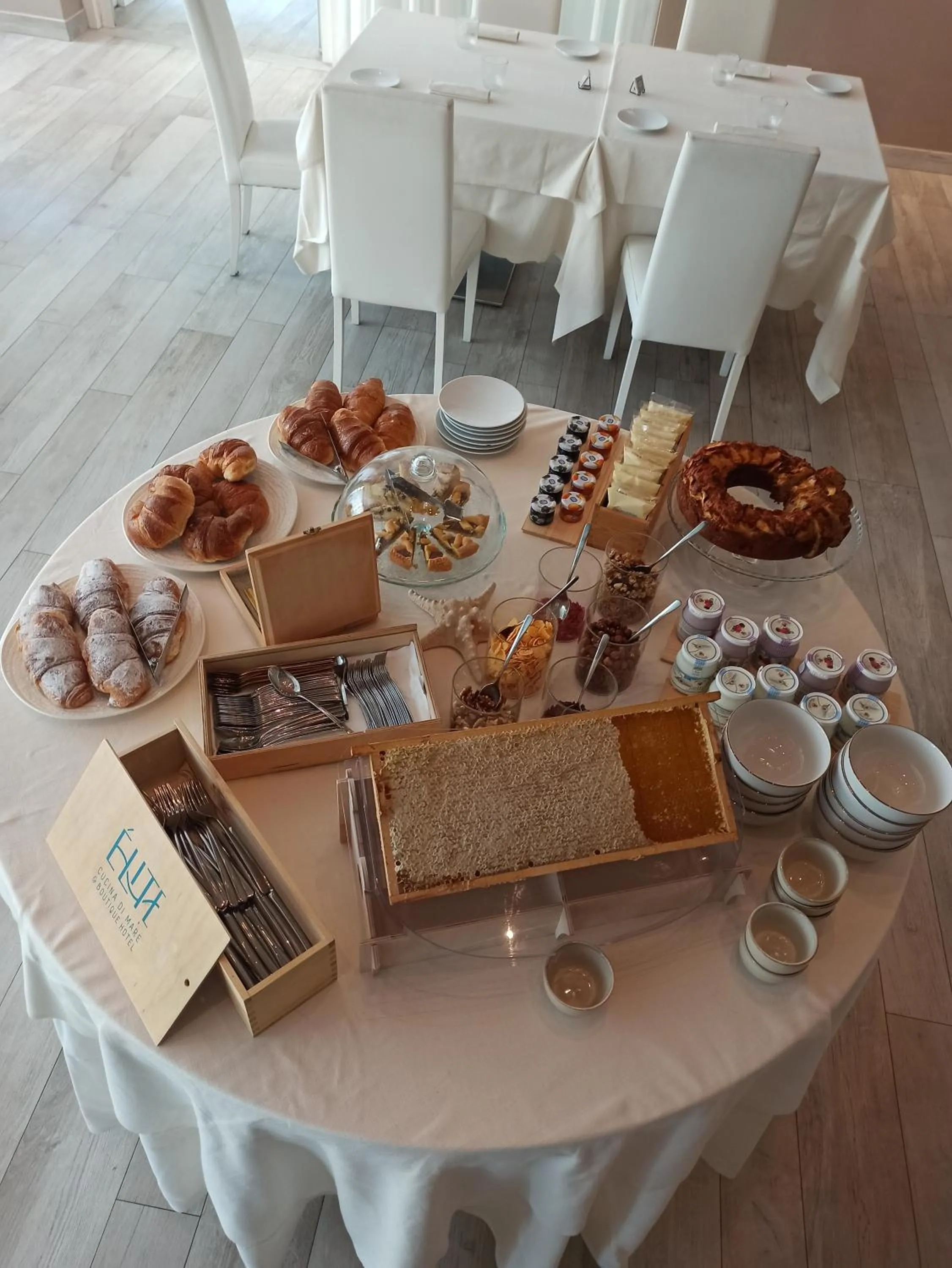 Breakfast in Elite Boutique Hotel