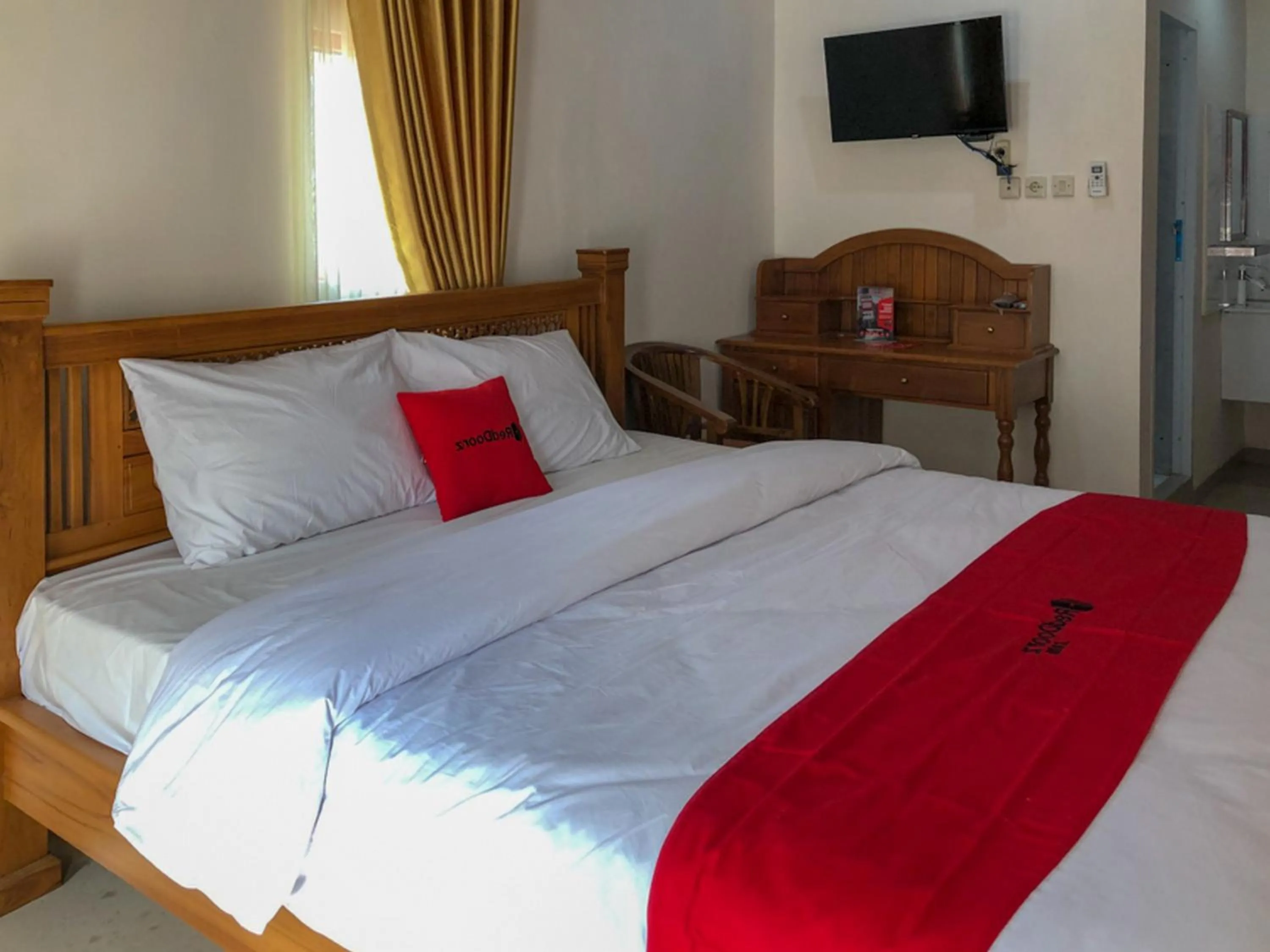 Bed in RedDoorz near XT Square 3