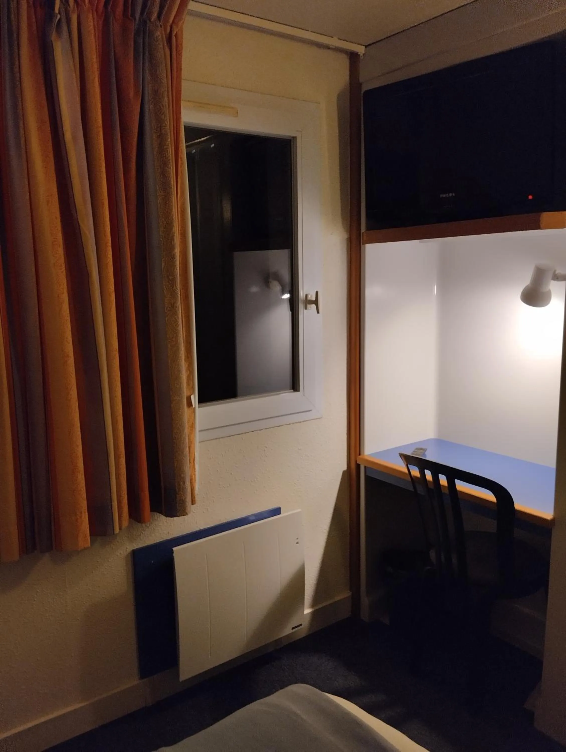 TV and multimedia, Bed in hôtel ASTER