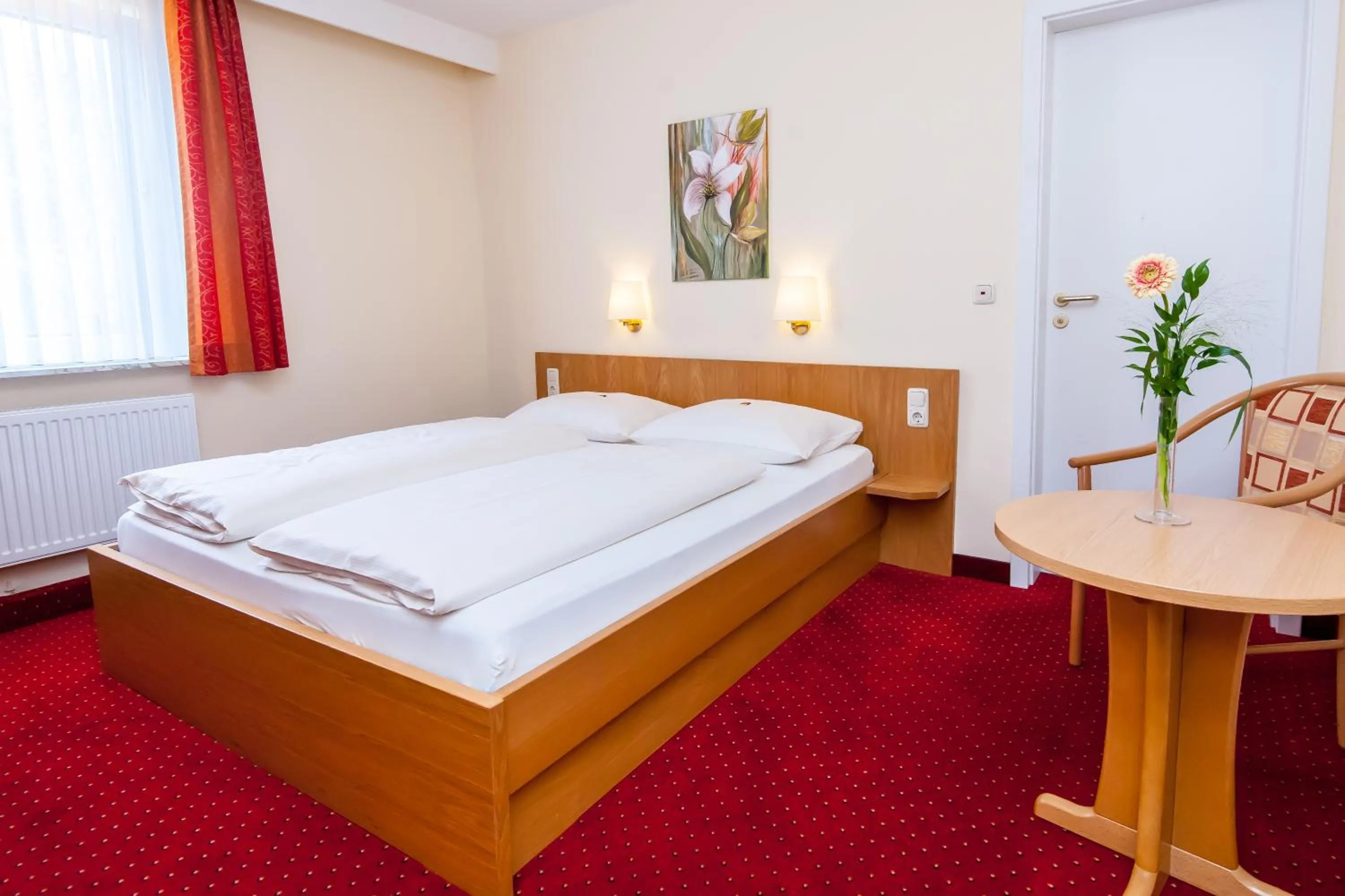 Bed in Hotel Englischer Hof