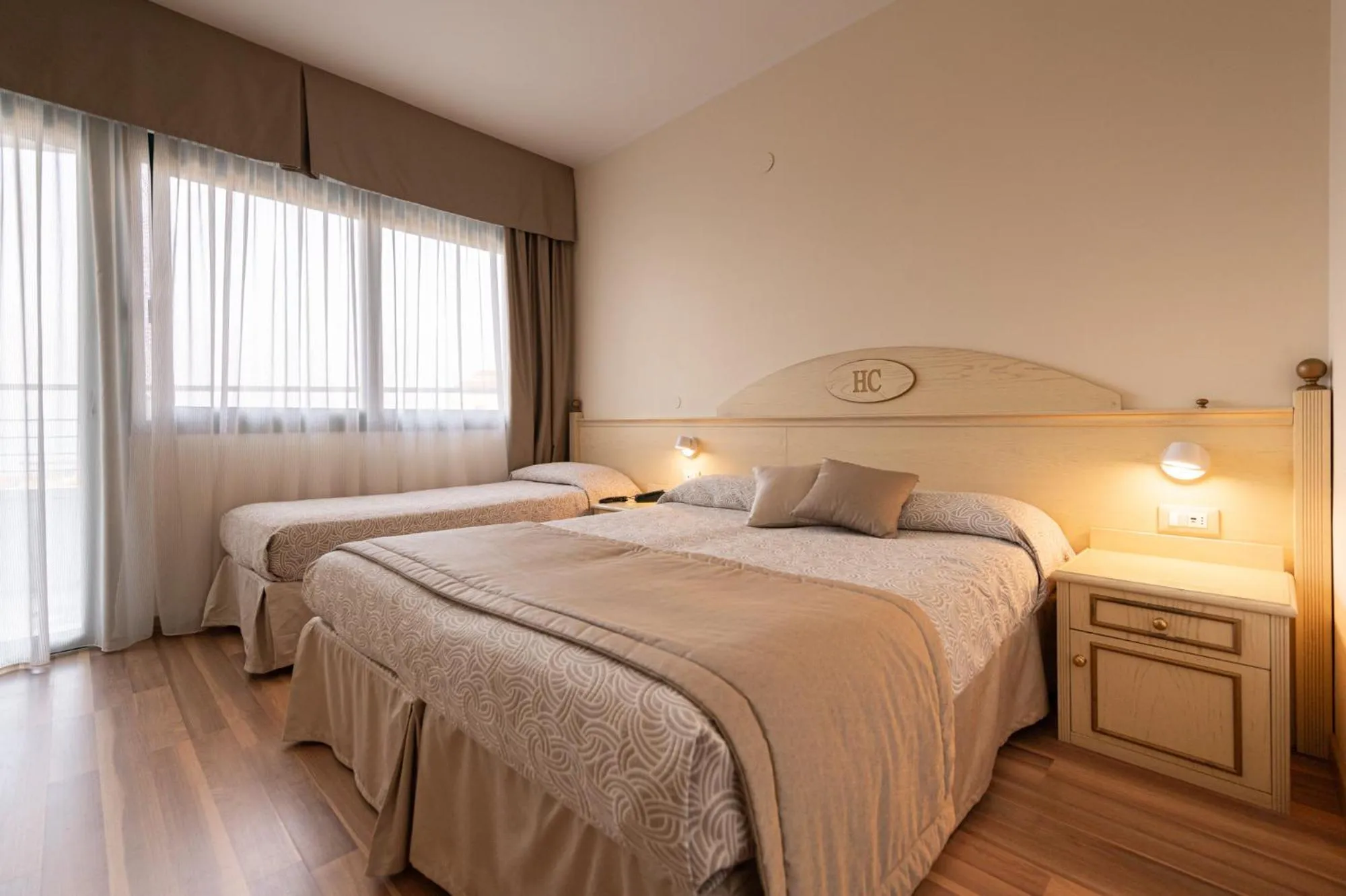 Bed in Hotel Carlton