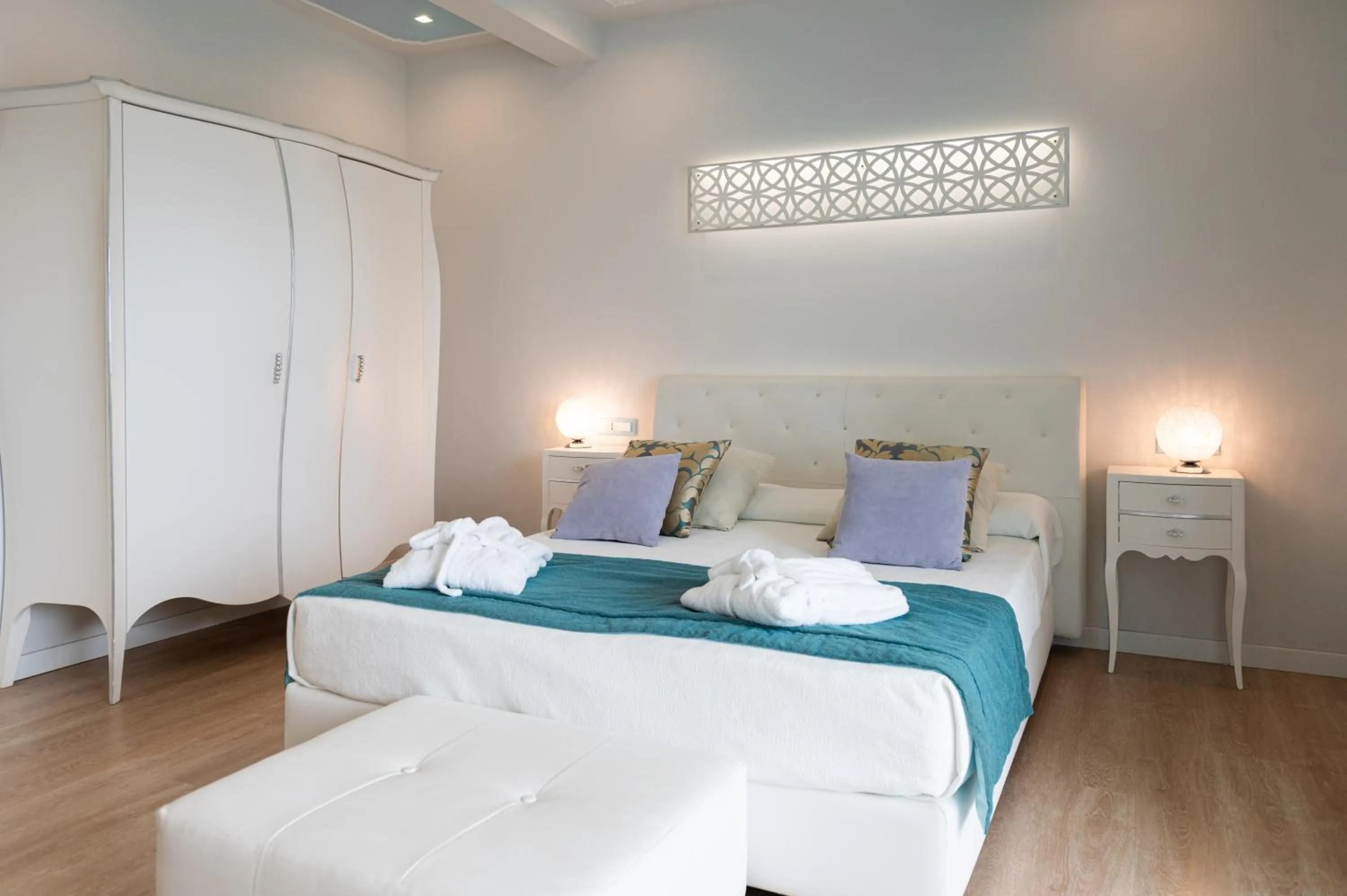 Bed in Hotel Carlton