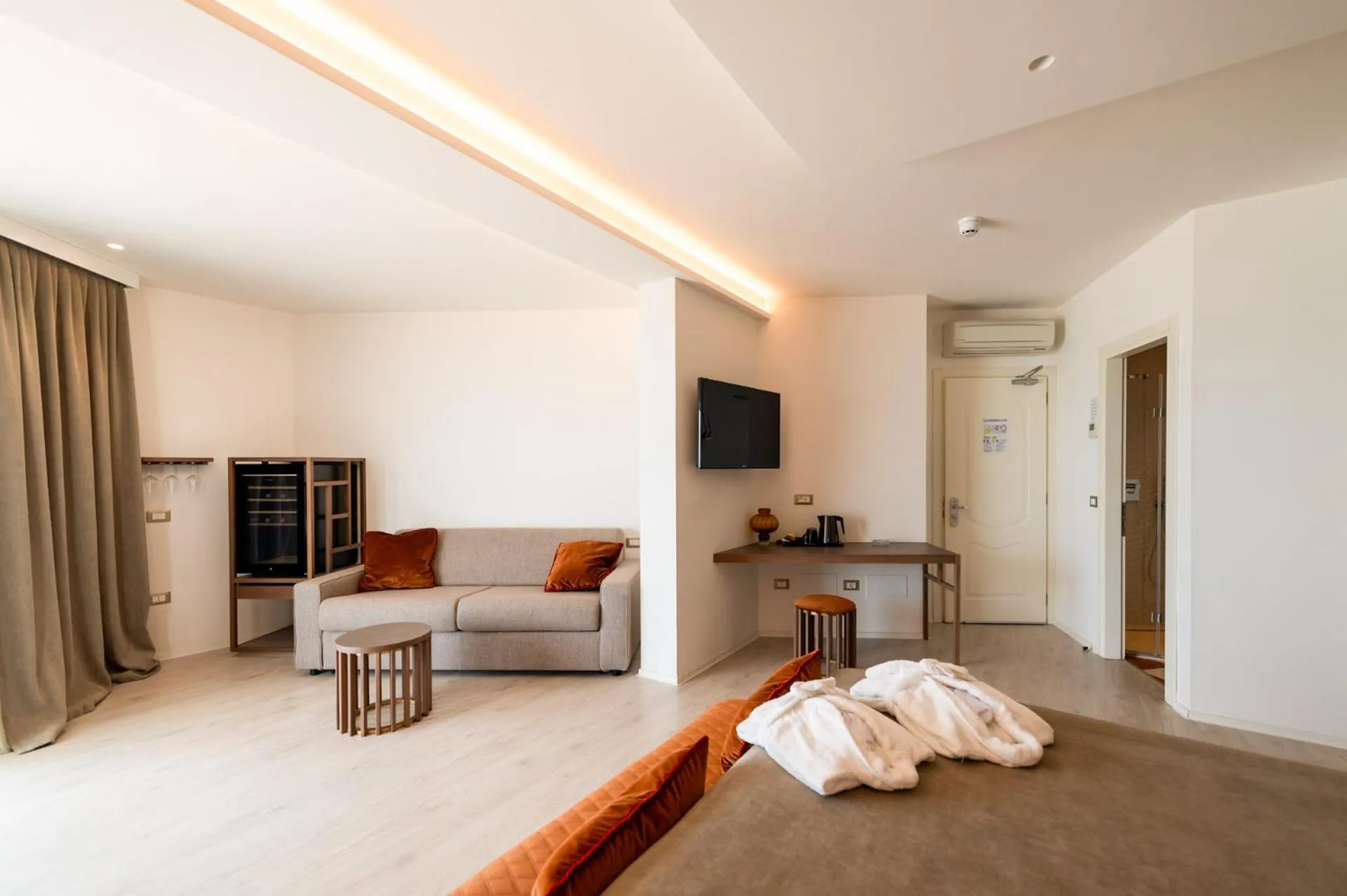 Bed in Hotel Carlton