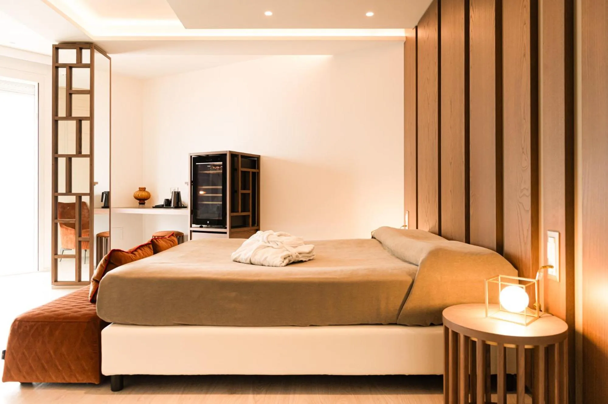 Bed in Hotel Carlton