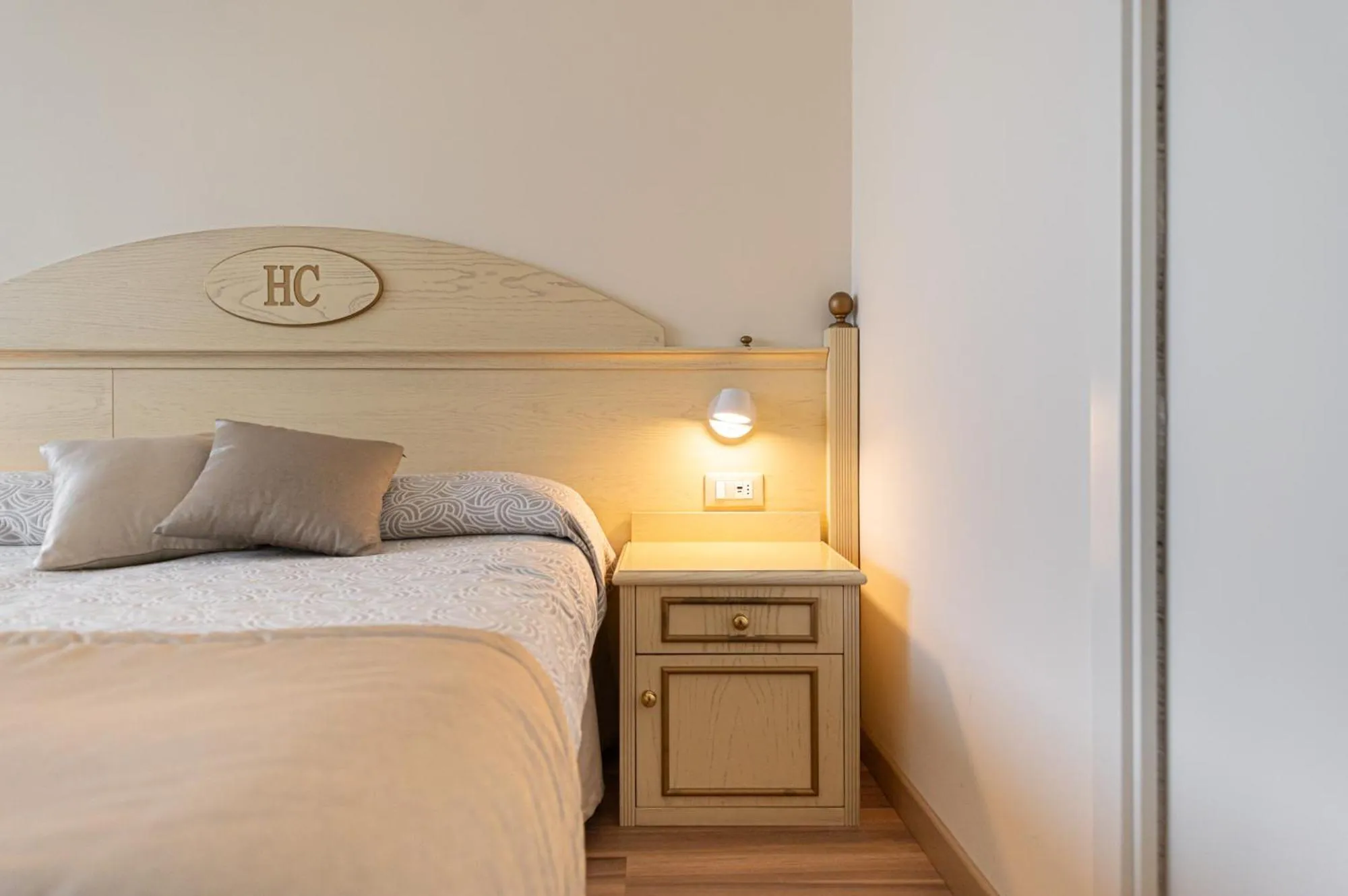 Bed in Hotel Carlton