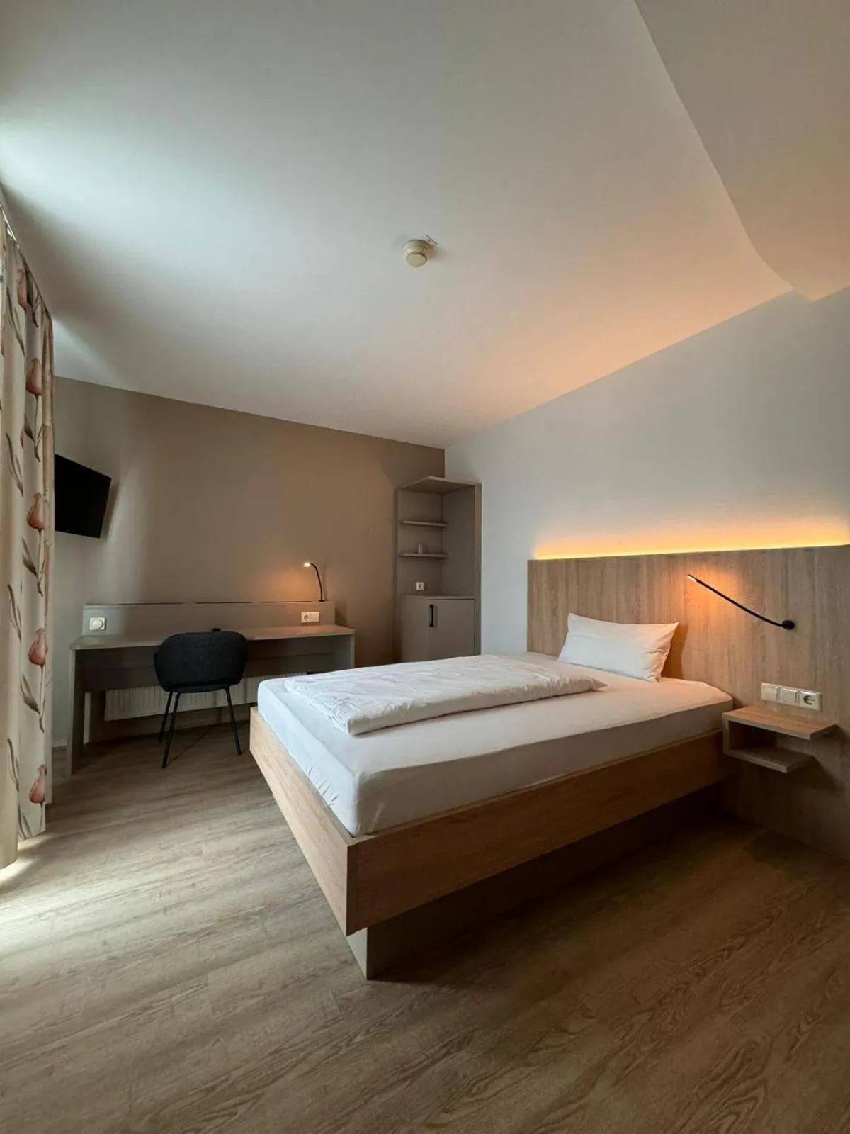 Photo of the whole room, Bed in Hotel Feyrer