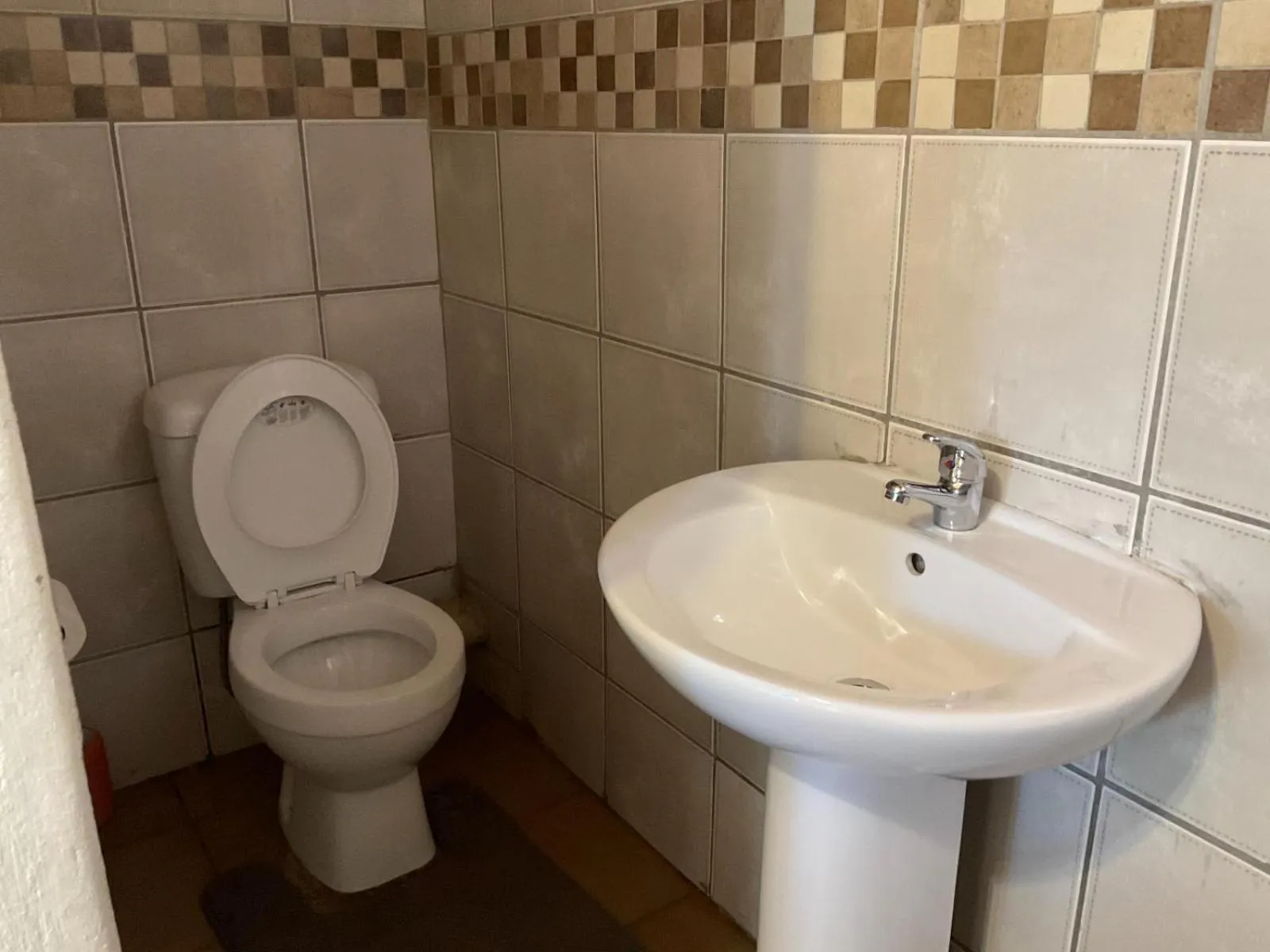 Toilet in Royal Olympia Lodges & Safaris RSA