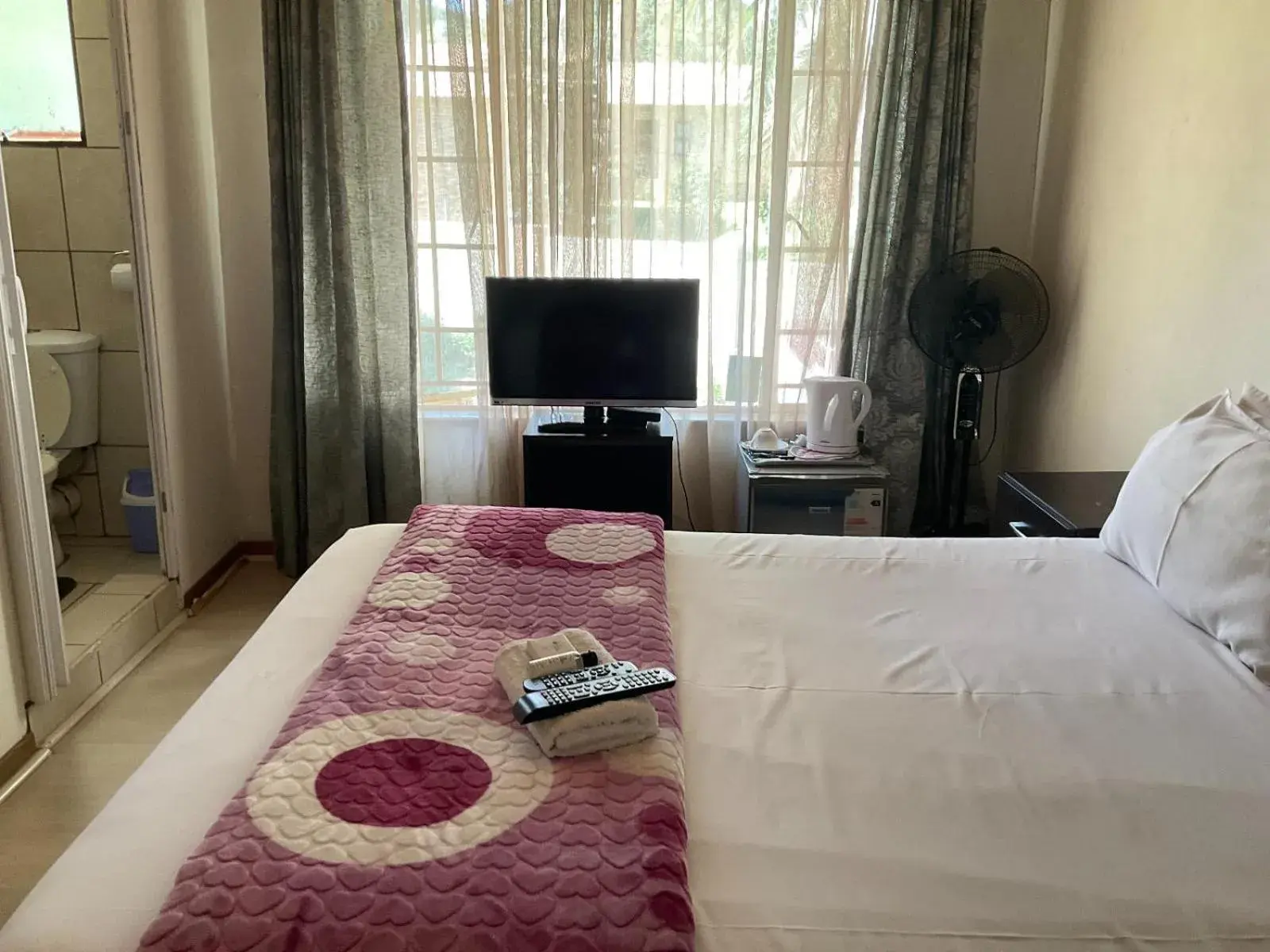 Standard Double Room in Royal Olympia Lodges & Safaris RSA Standard Double Room in Royal Olympia Lodges & Safaris RSA