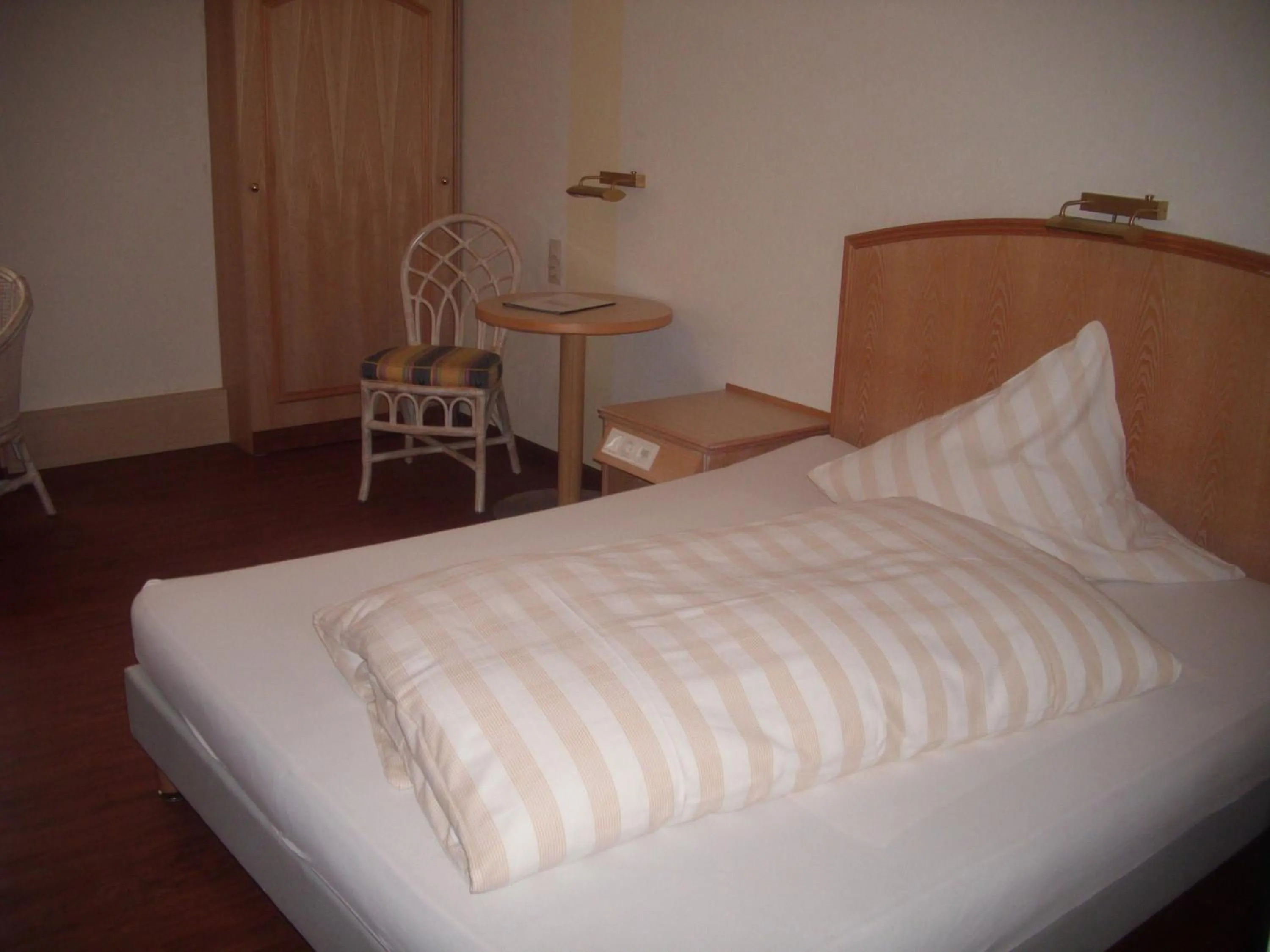 Bedroom, Bed in Landhotel Pingel