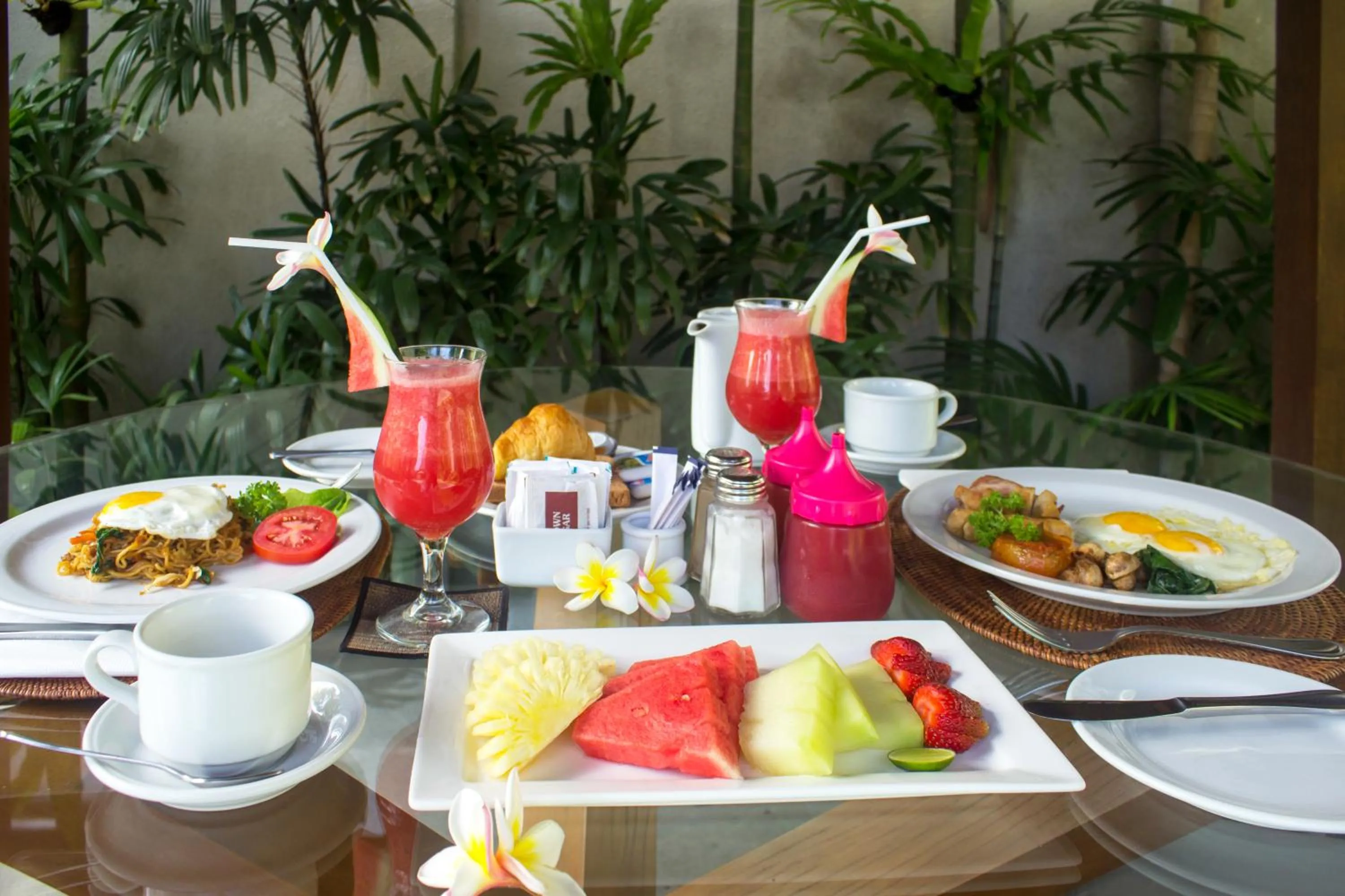 Breakfast in Serene Villas