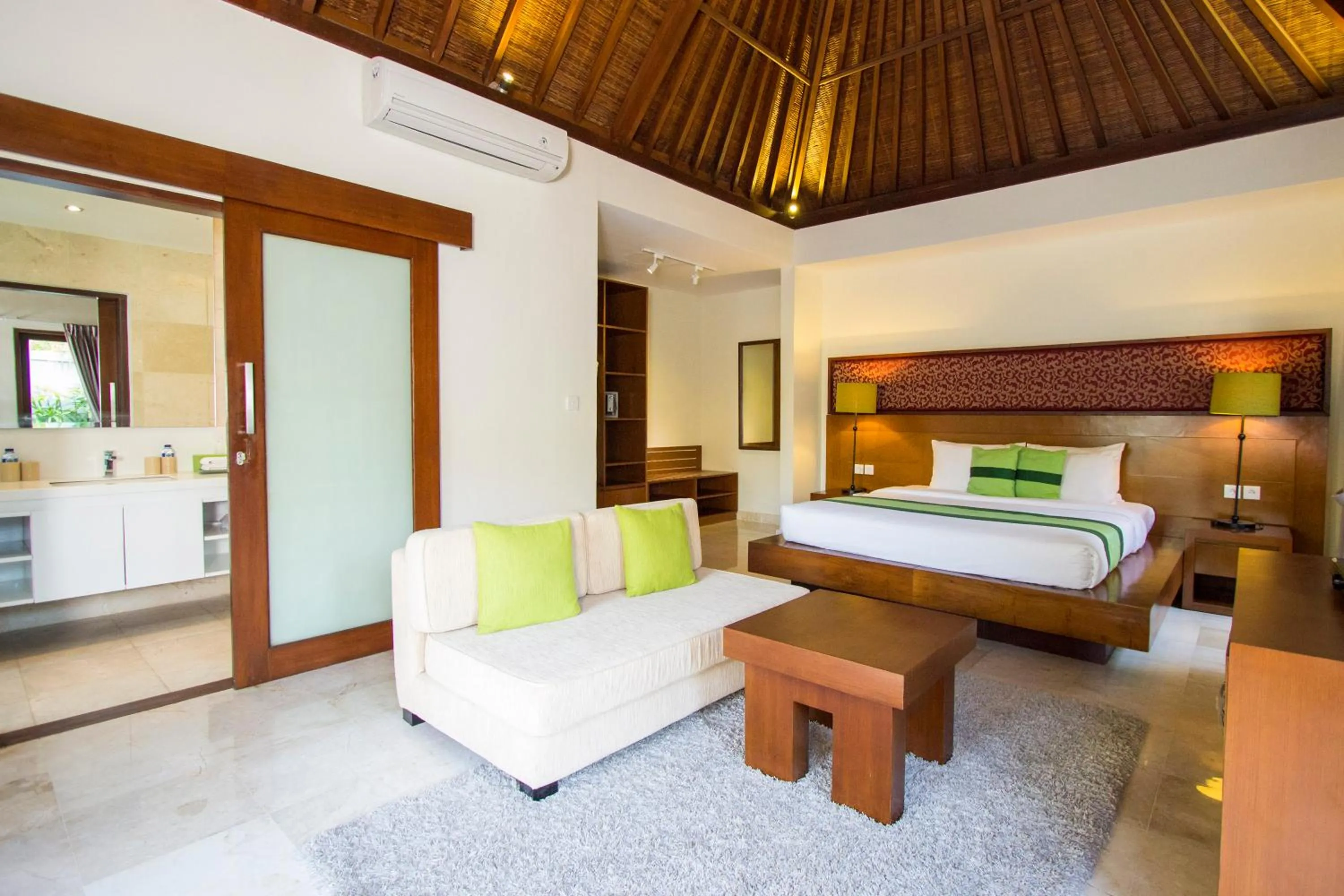 Bedroom, Bed in Serene Villas