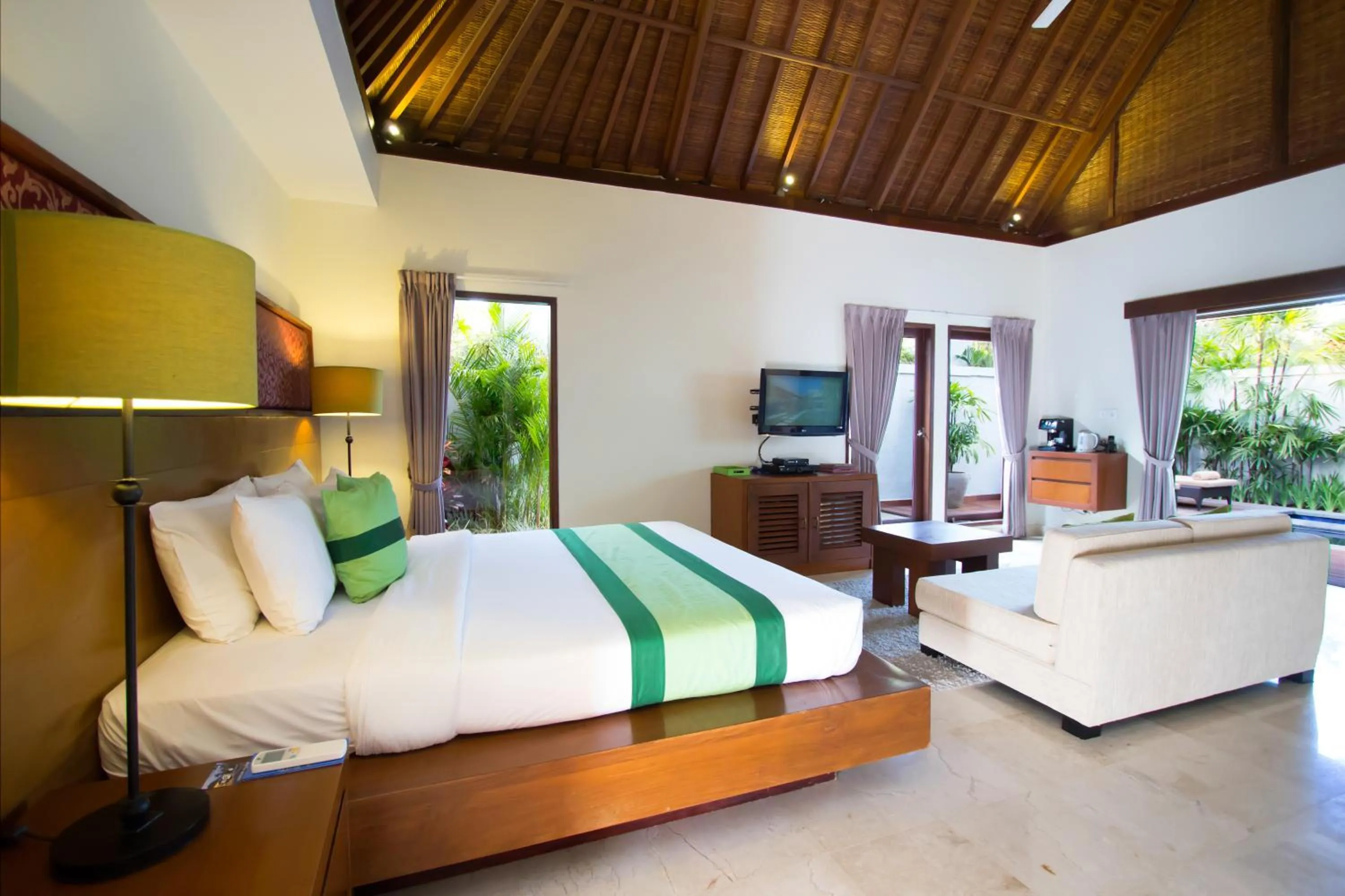 Bedroom, Bed in Serene Villas