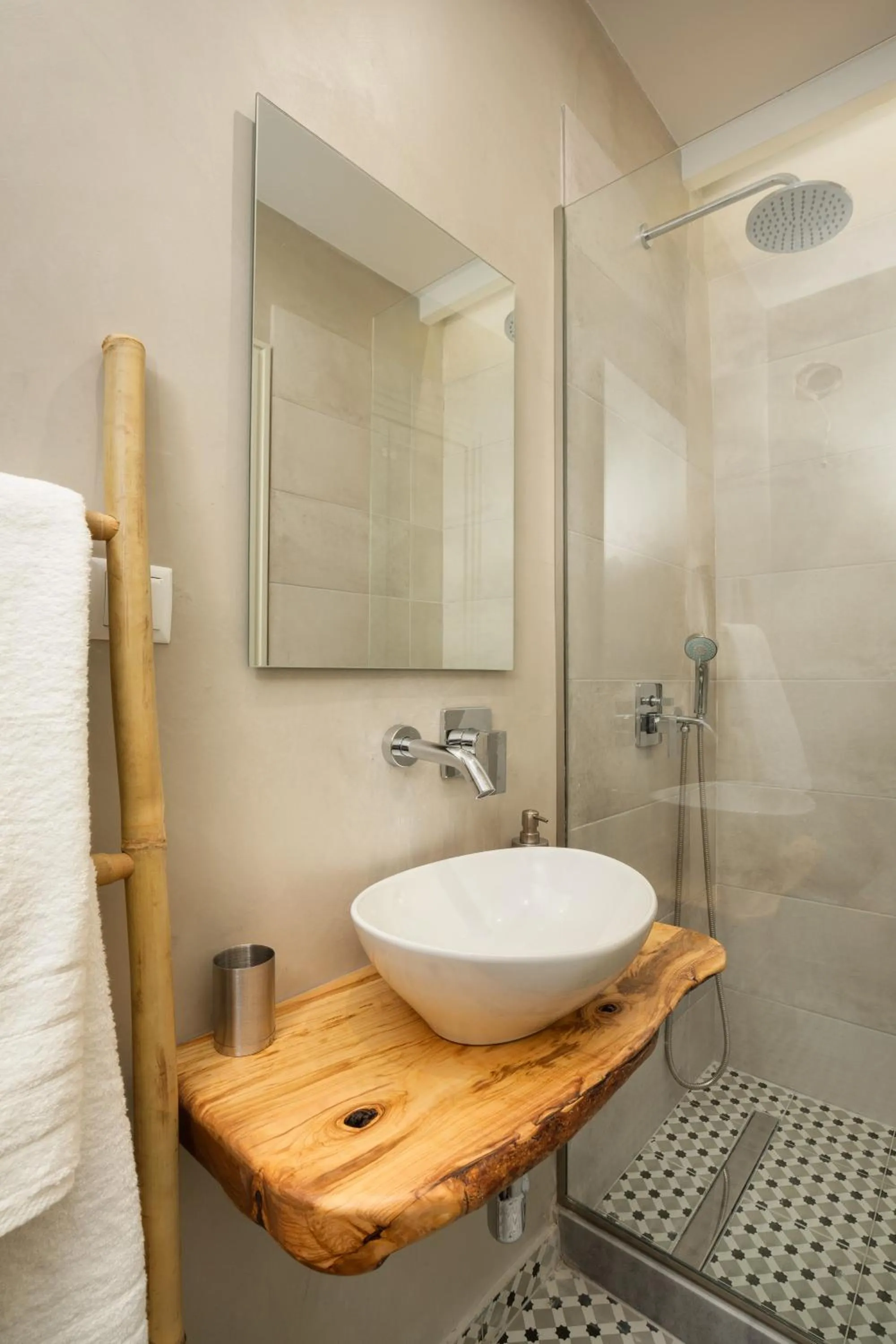 Bathroom in Kâmara Old Town Studios