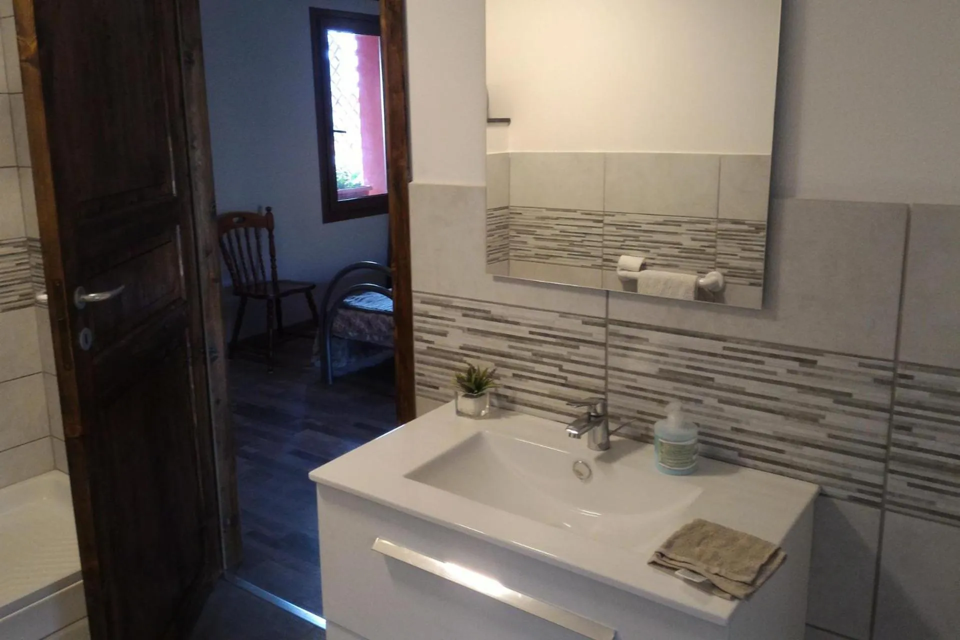 Bathroom in Corona Bed & Breakfast