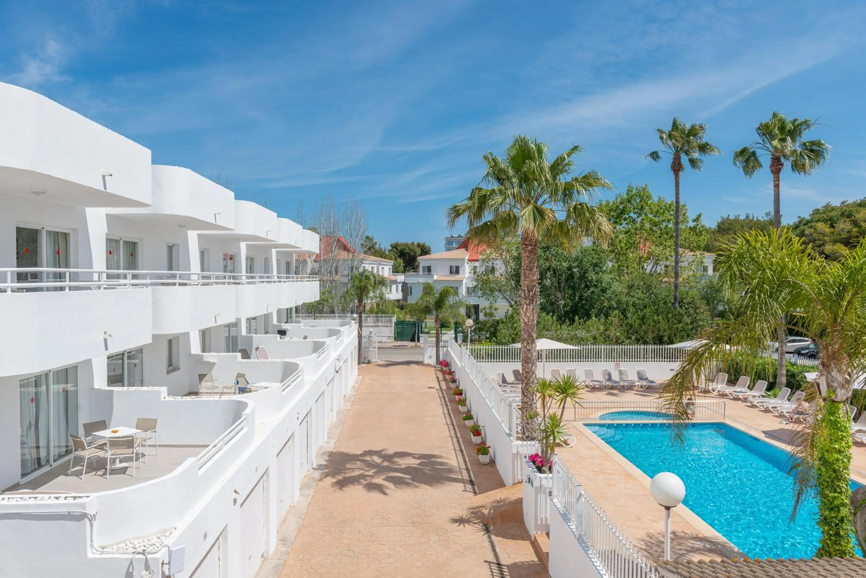 Property building in Olive Beach Apartamentos