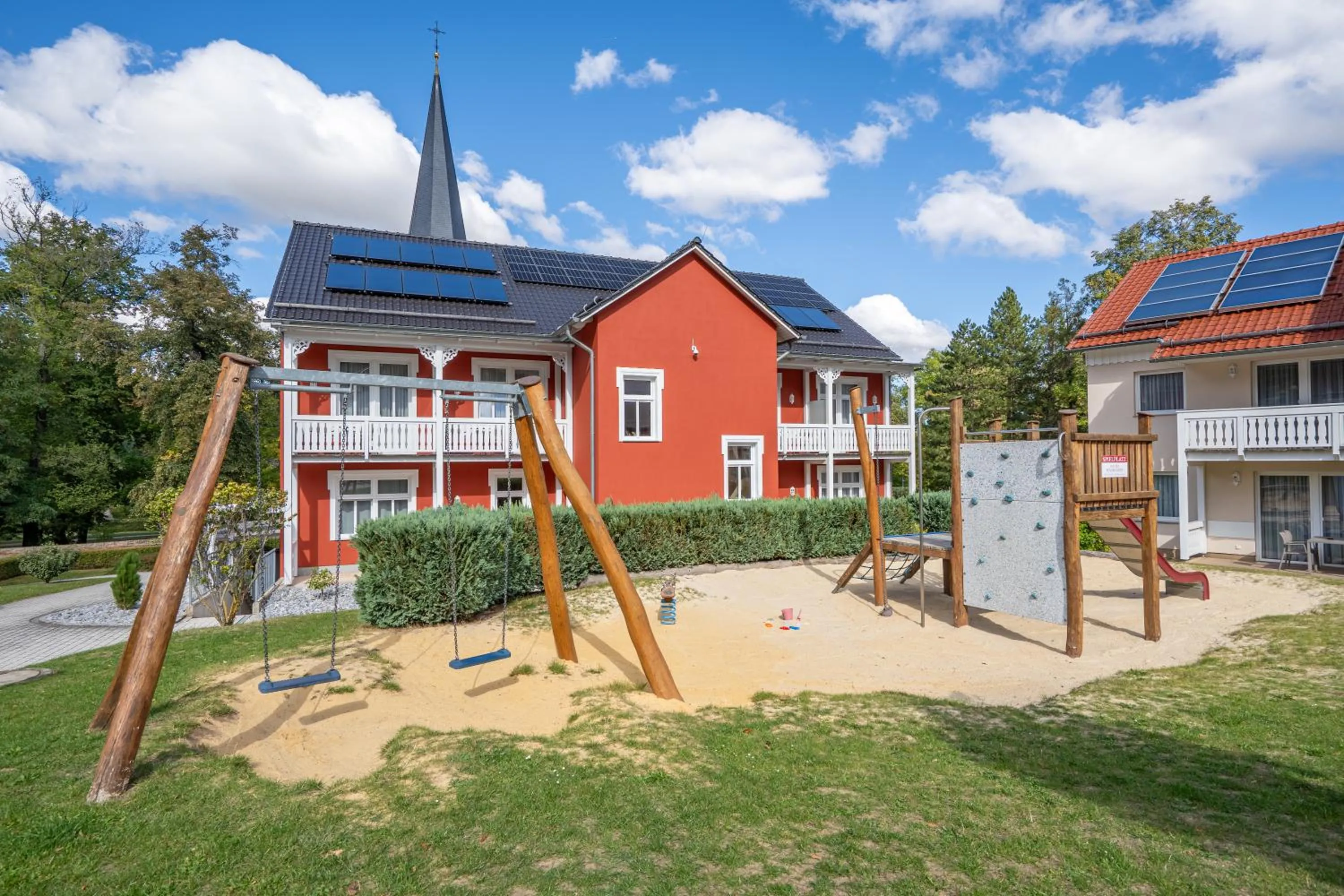 Children play ground in Hotelpark Bodetal mit Ferienwohnungen
