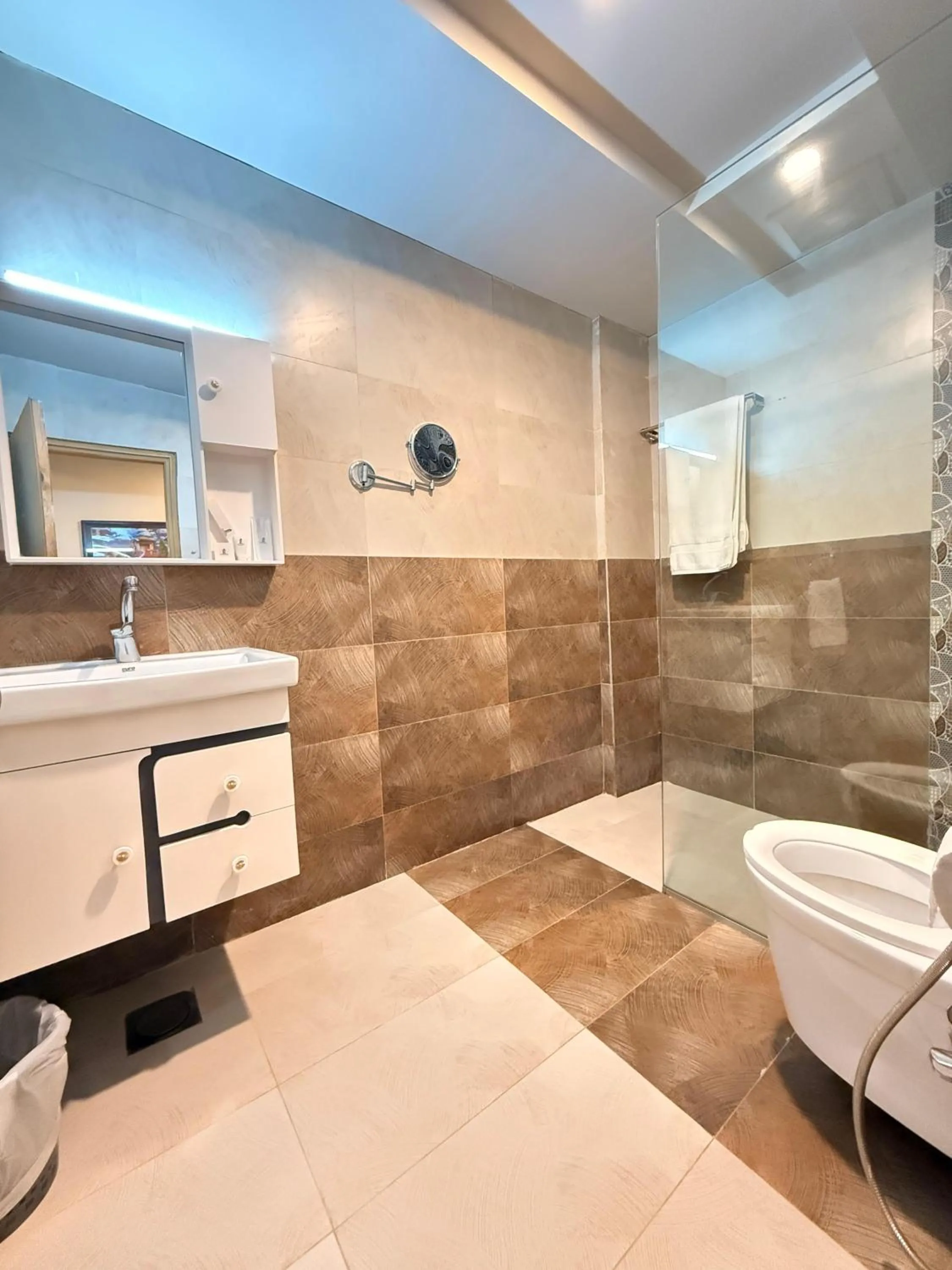 Toilet in Atlas Hotel Islamabad