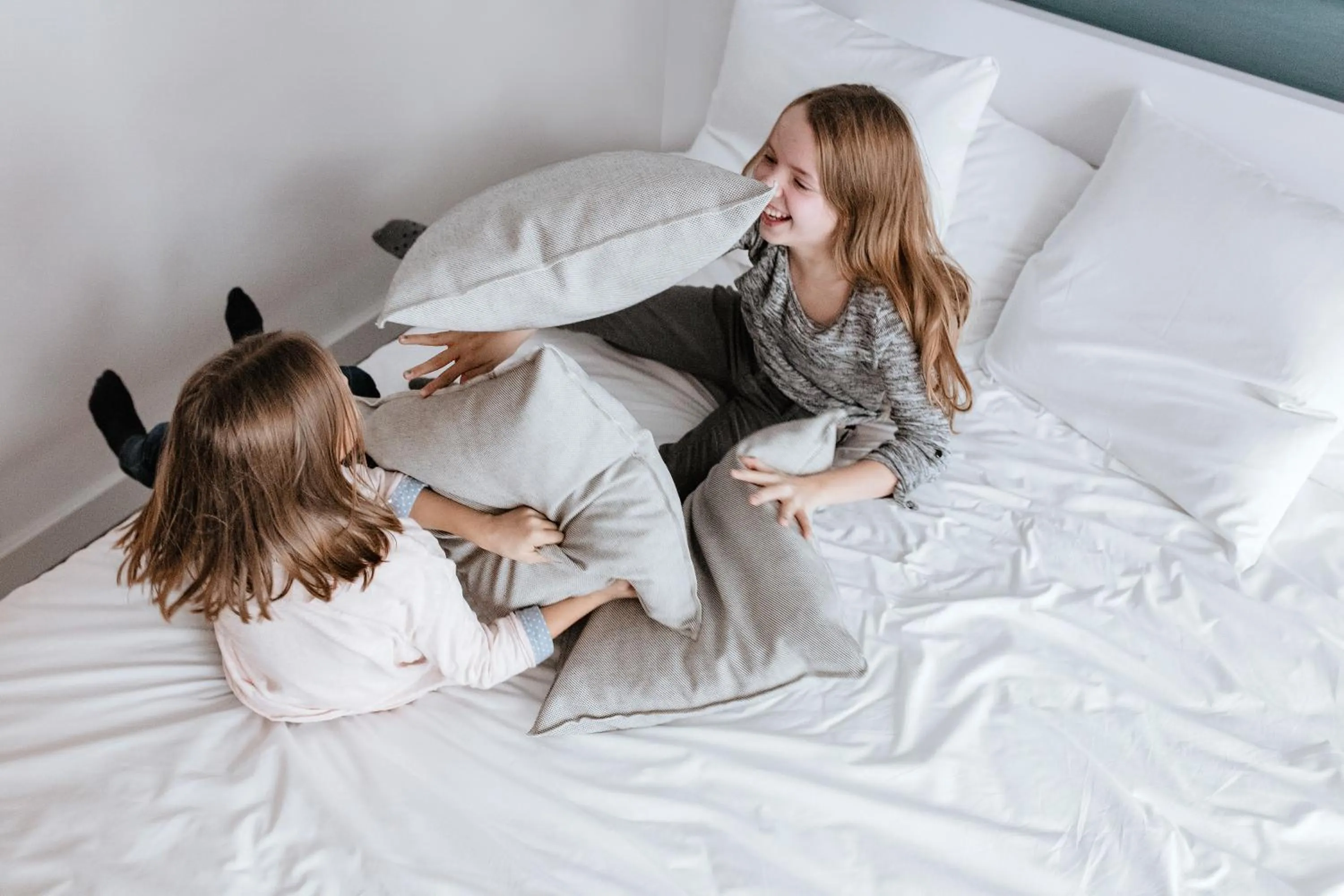 People, Bed in Mövenpick Hotel Frankfurt City Messe