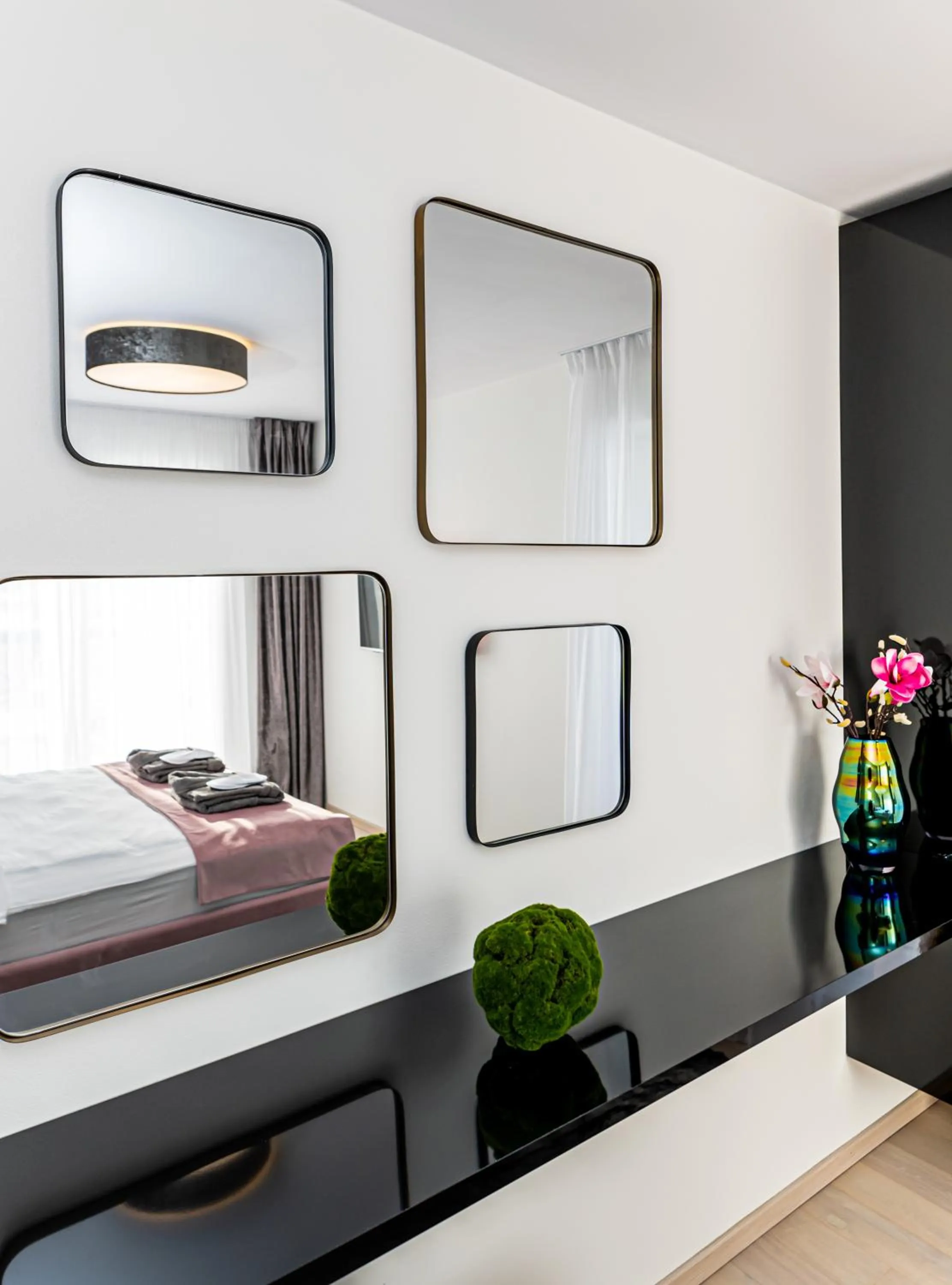 Decorative detail, Bed in MK Apartments Brasov