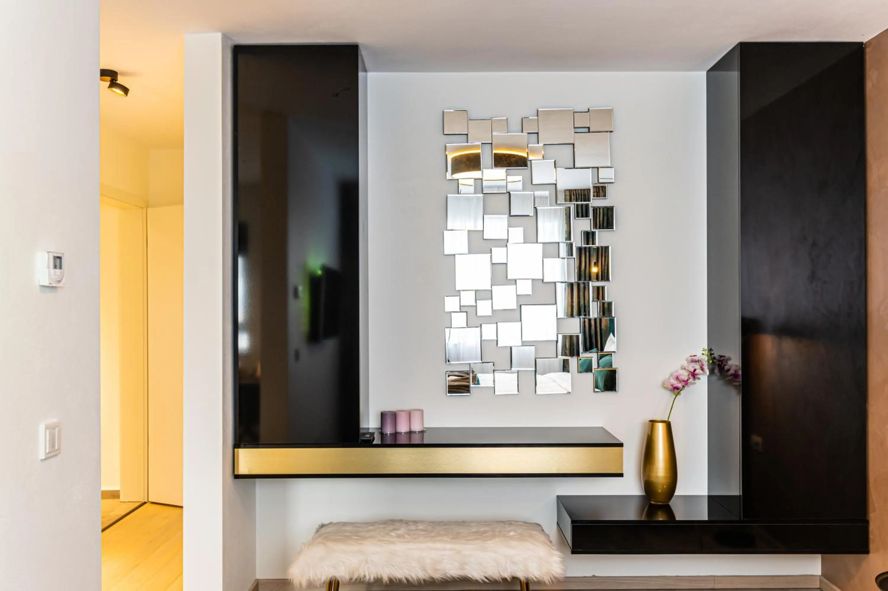 Decorative detail in MK Apartments Brasov