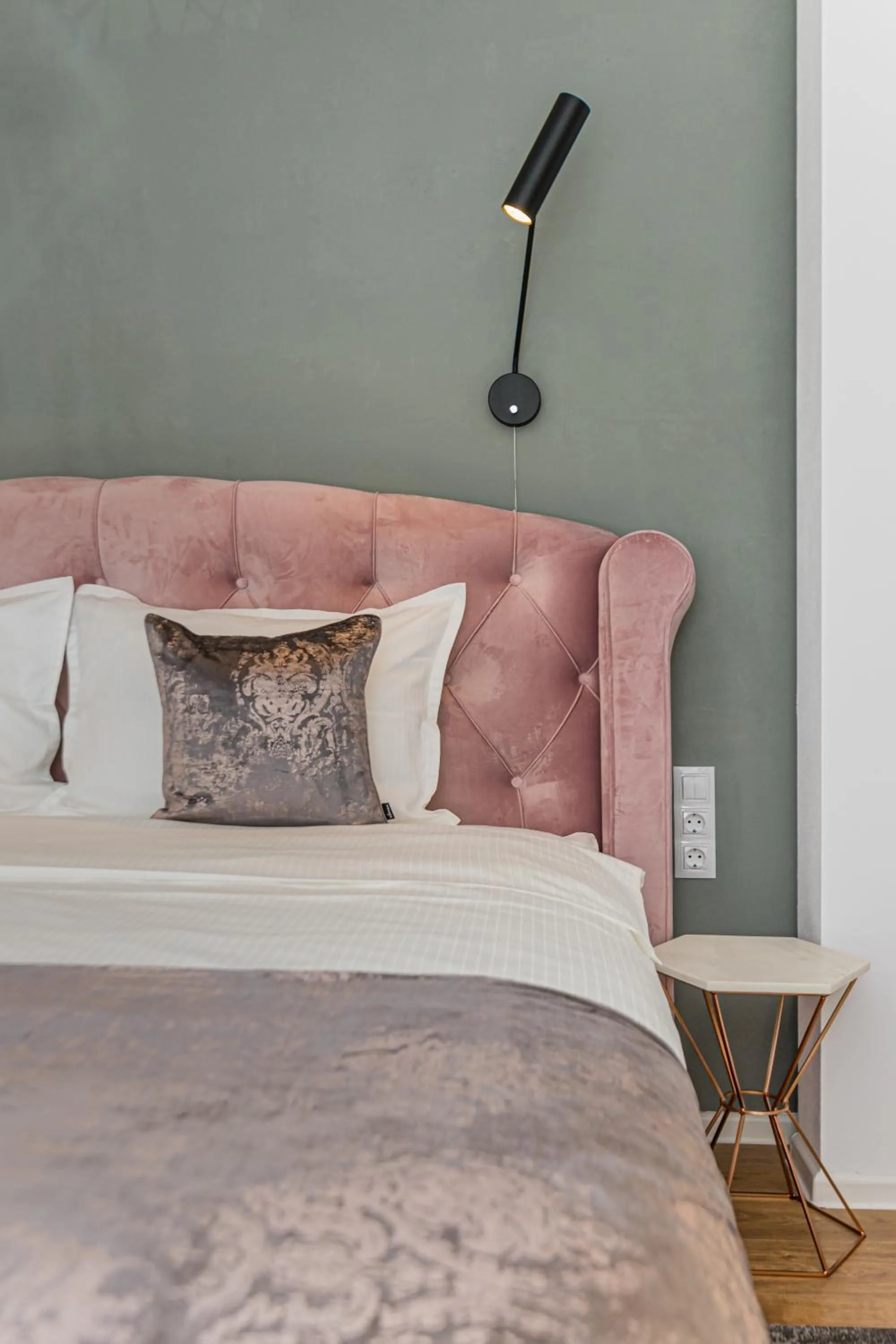 Bed in MK Apartments Brasov