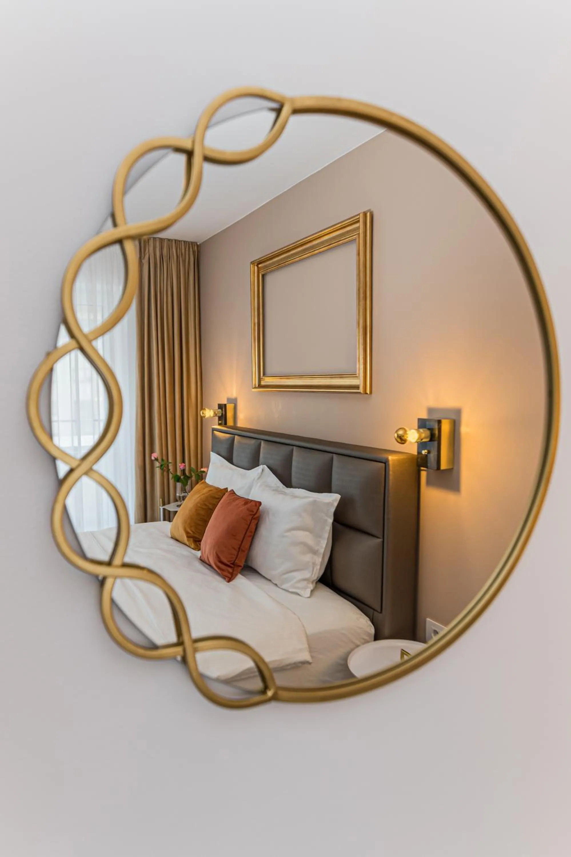 Bed in MK Apartments Brasov