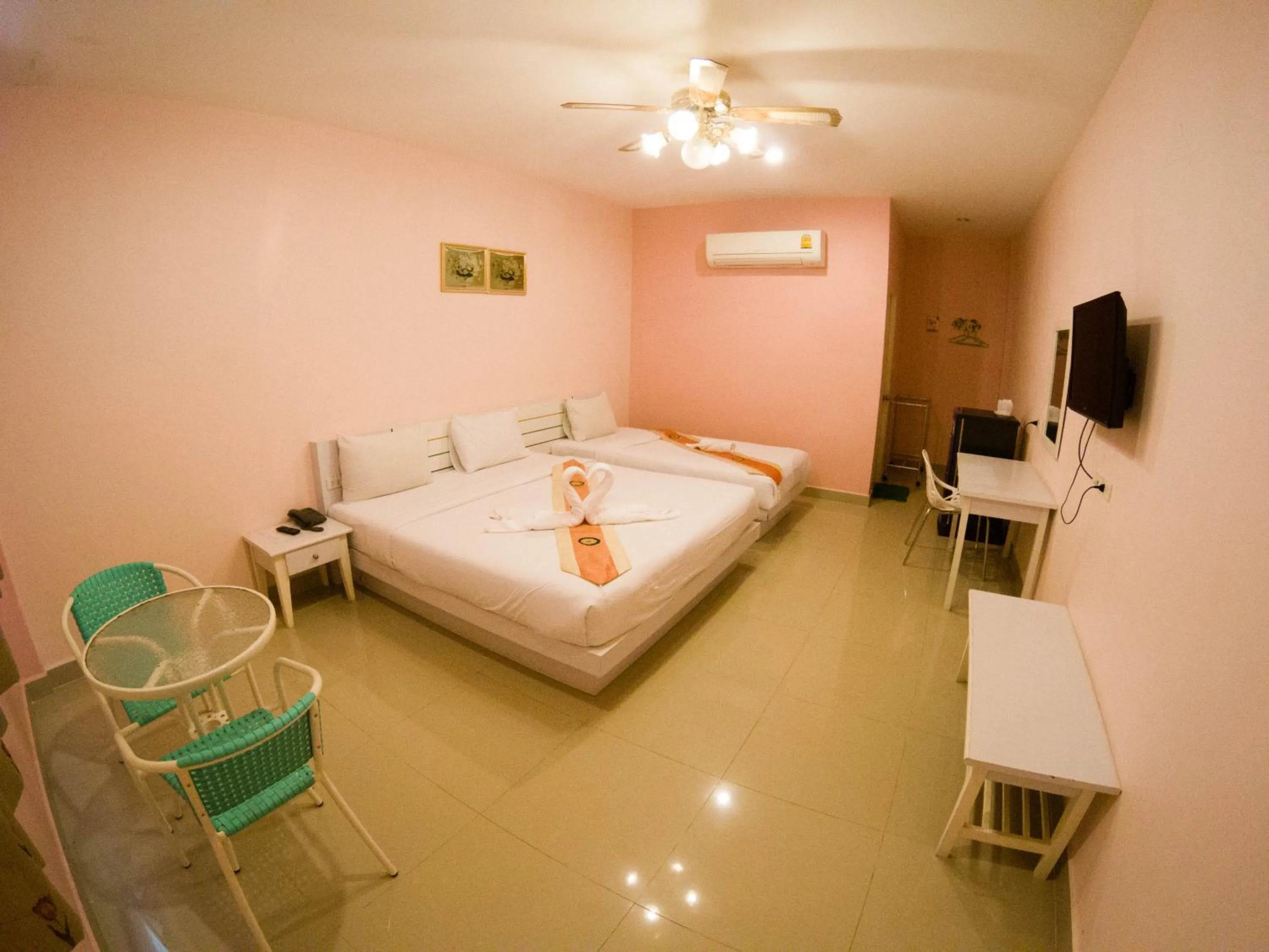 Holland Resort Phuket (SHA Extra Plus)