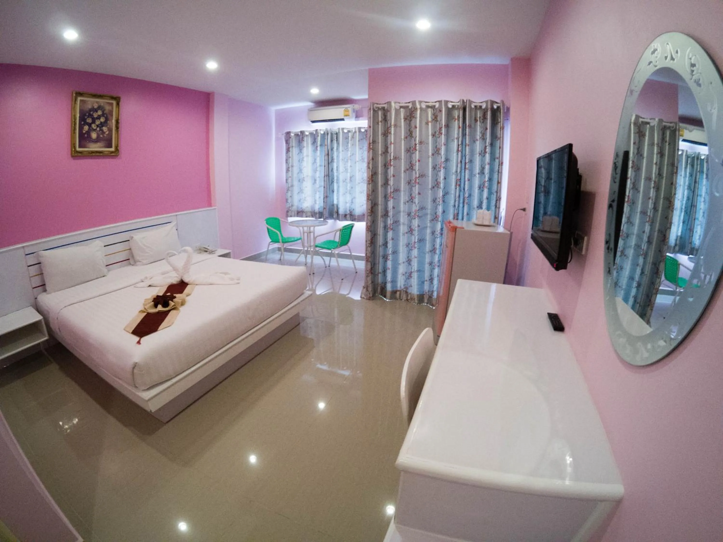 Holland Resort Phuket (SHA Extra Plus)