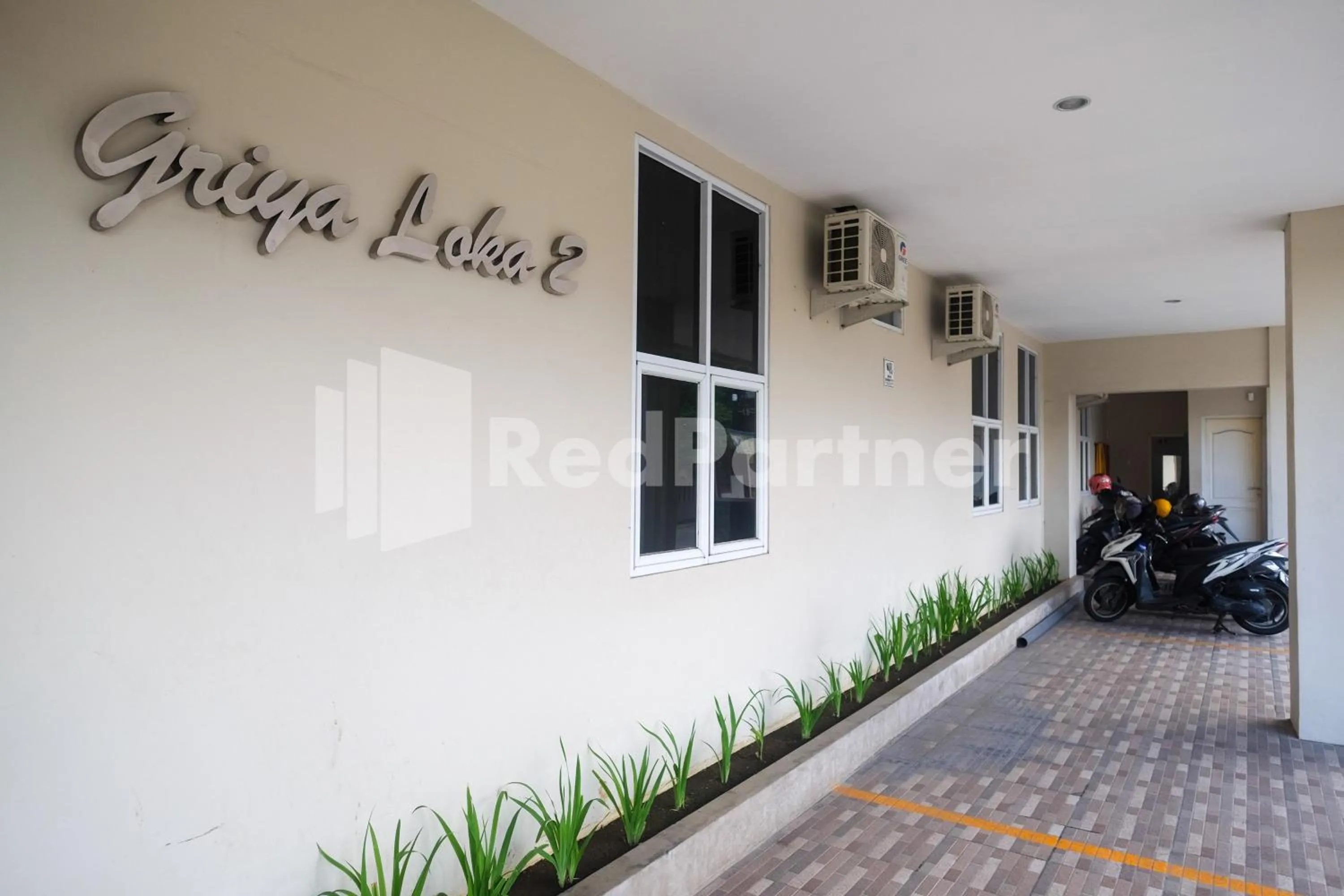 Property building in Griya Loka 2 Syariah Near Simpang Lima Mitra Reddoorz