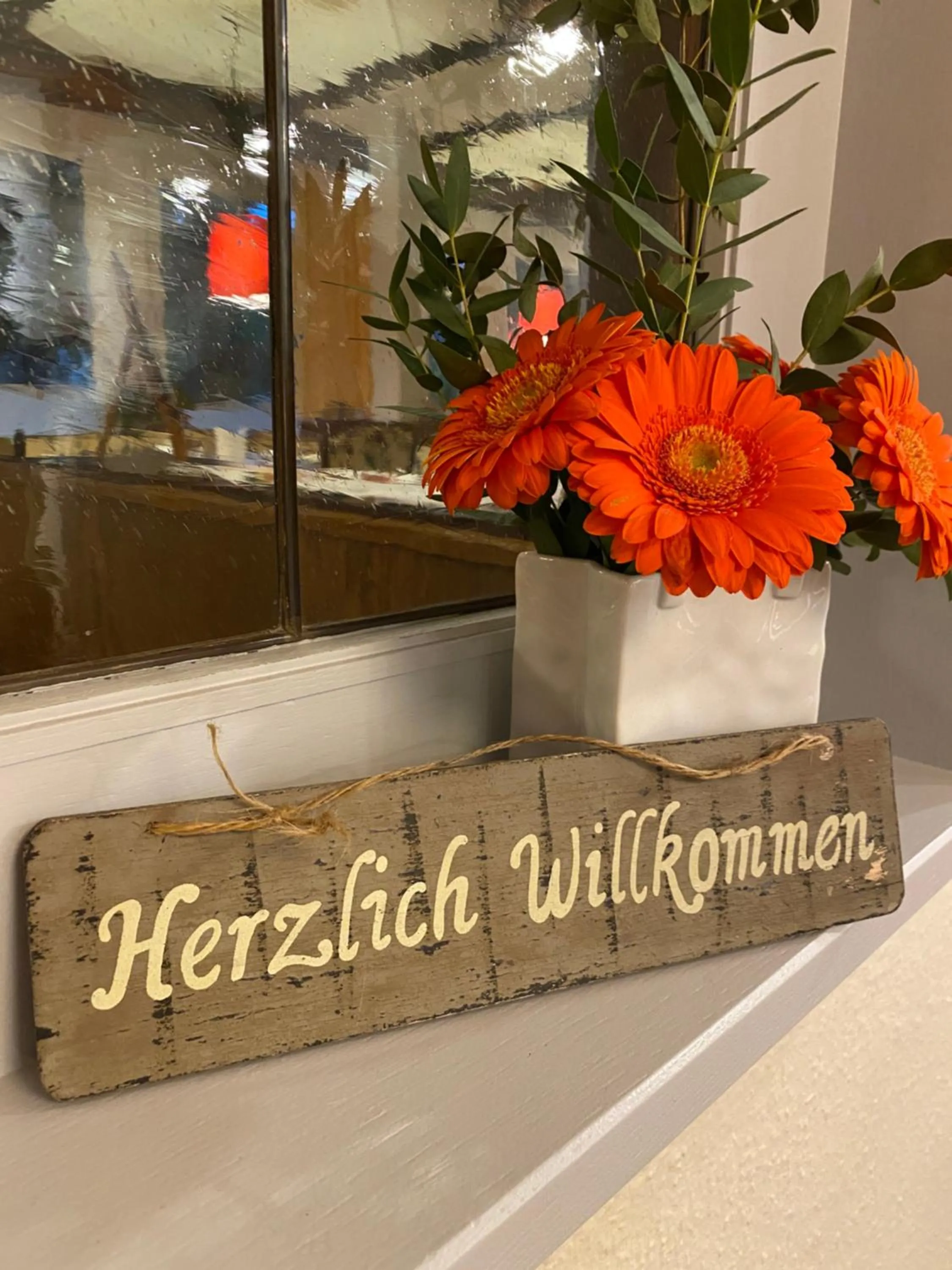 Text overlay in Hotel Sonnenhügel