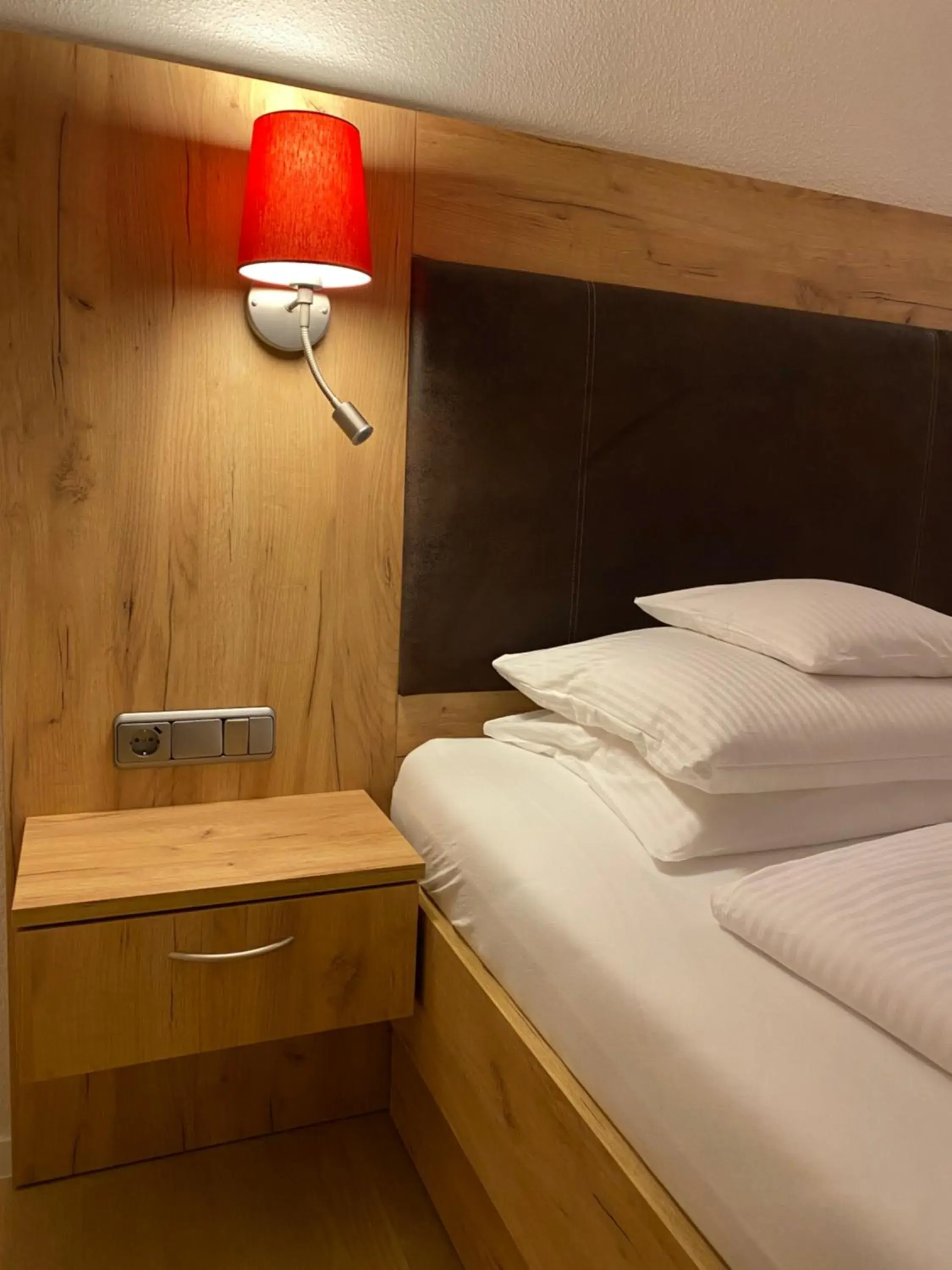 Standard Single Room in Hotel Sonnenhügel Standard Single Room in Hotel Sonnenhügel