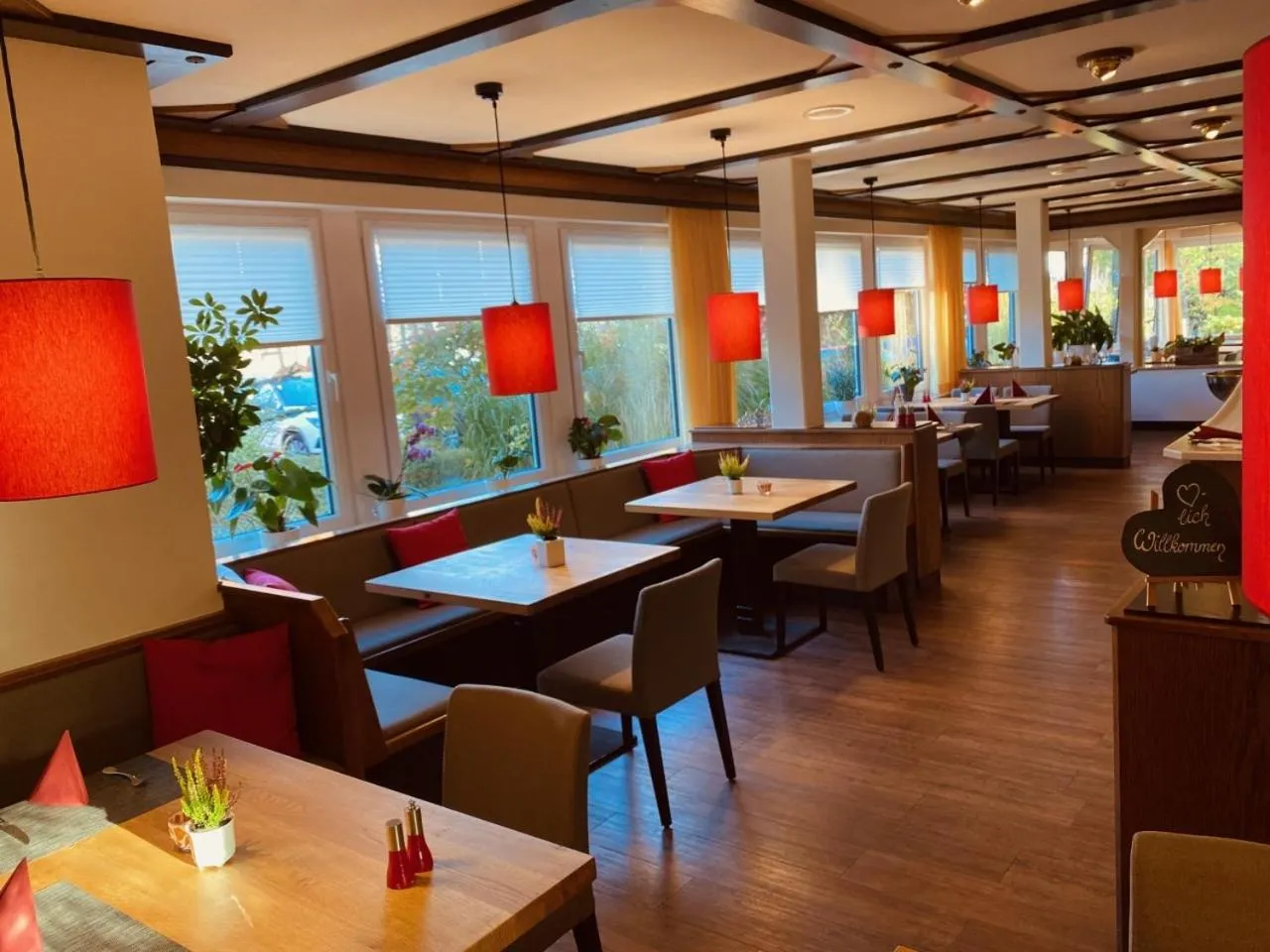 Restaurant/places to eat in Hotel Sonnenhügel