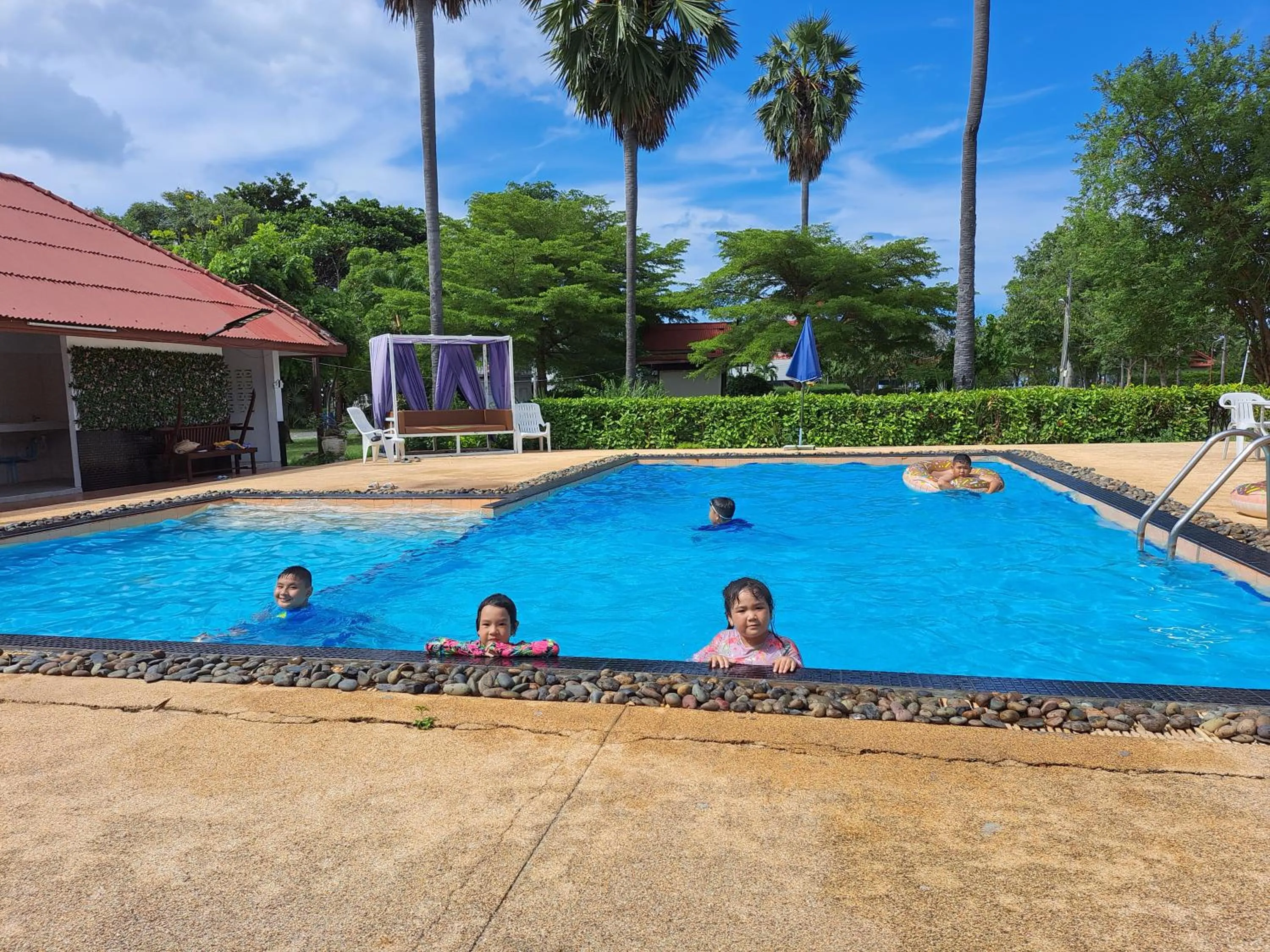 Baan Golden Resort & Residences