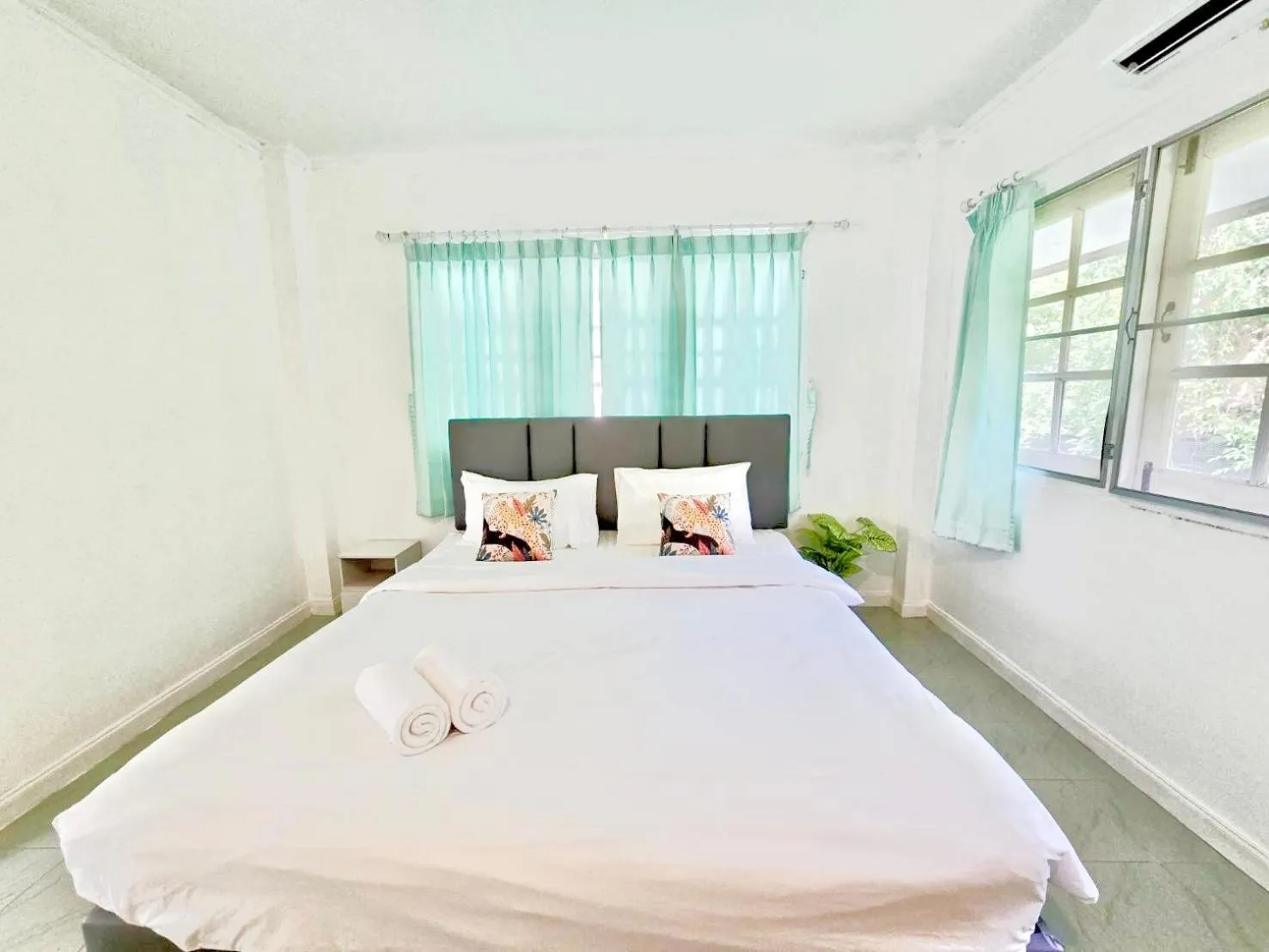 Bed in Baan Golden Resort & Residences