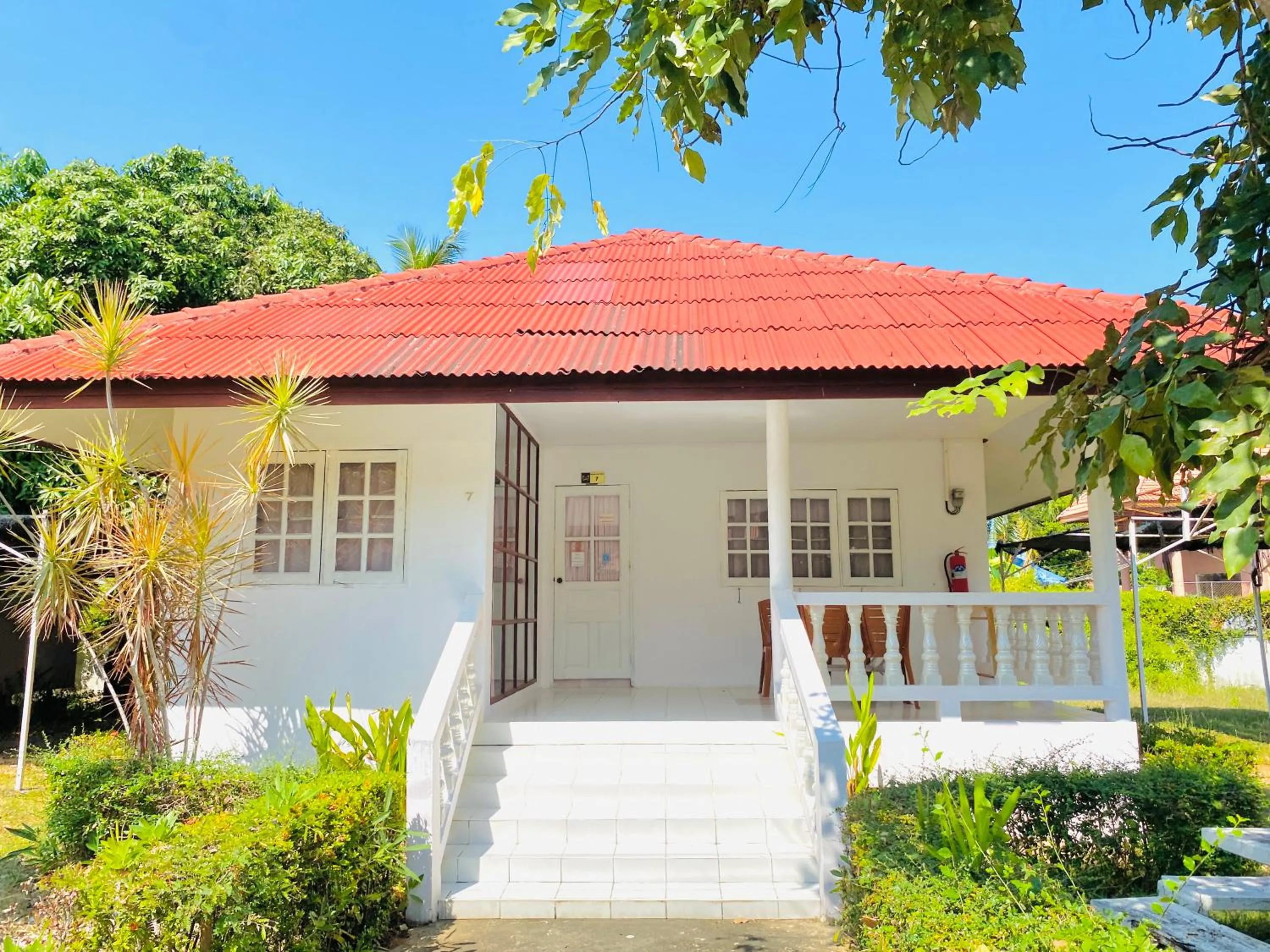 Baan Golden Resort & Residences