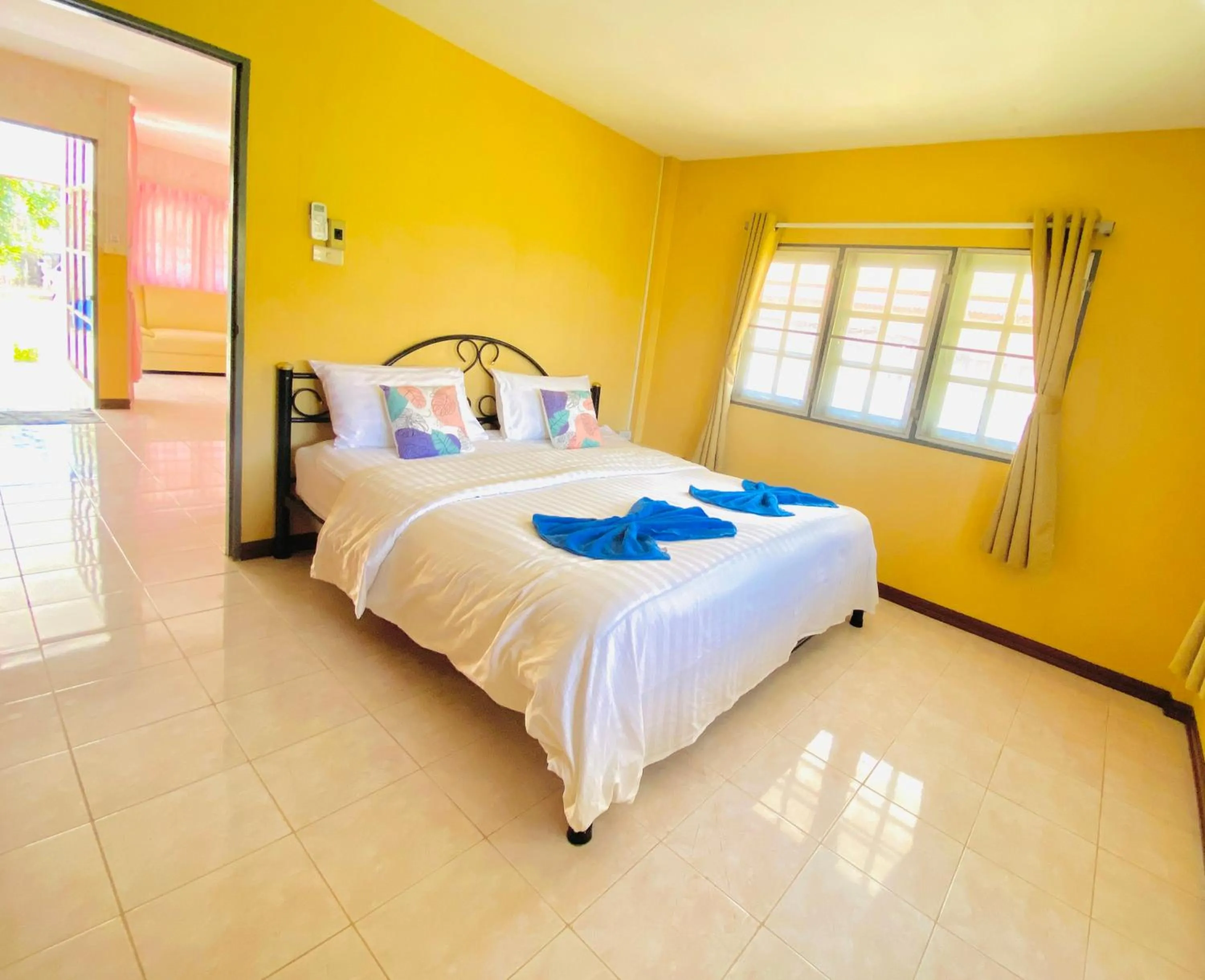 Bed in Baan Golden Resort & Residences