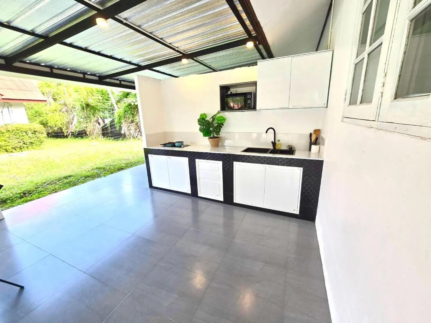 Baan Golden Resort & Residences