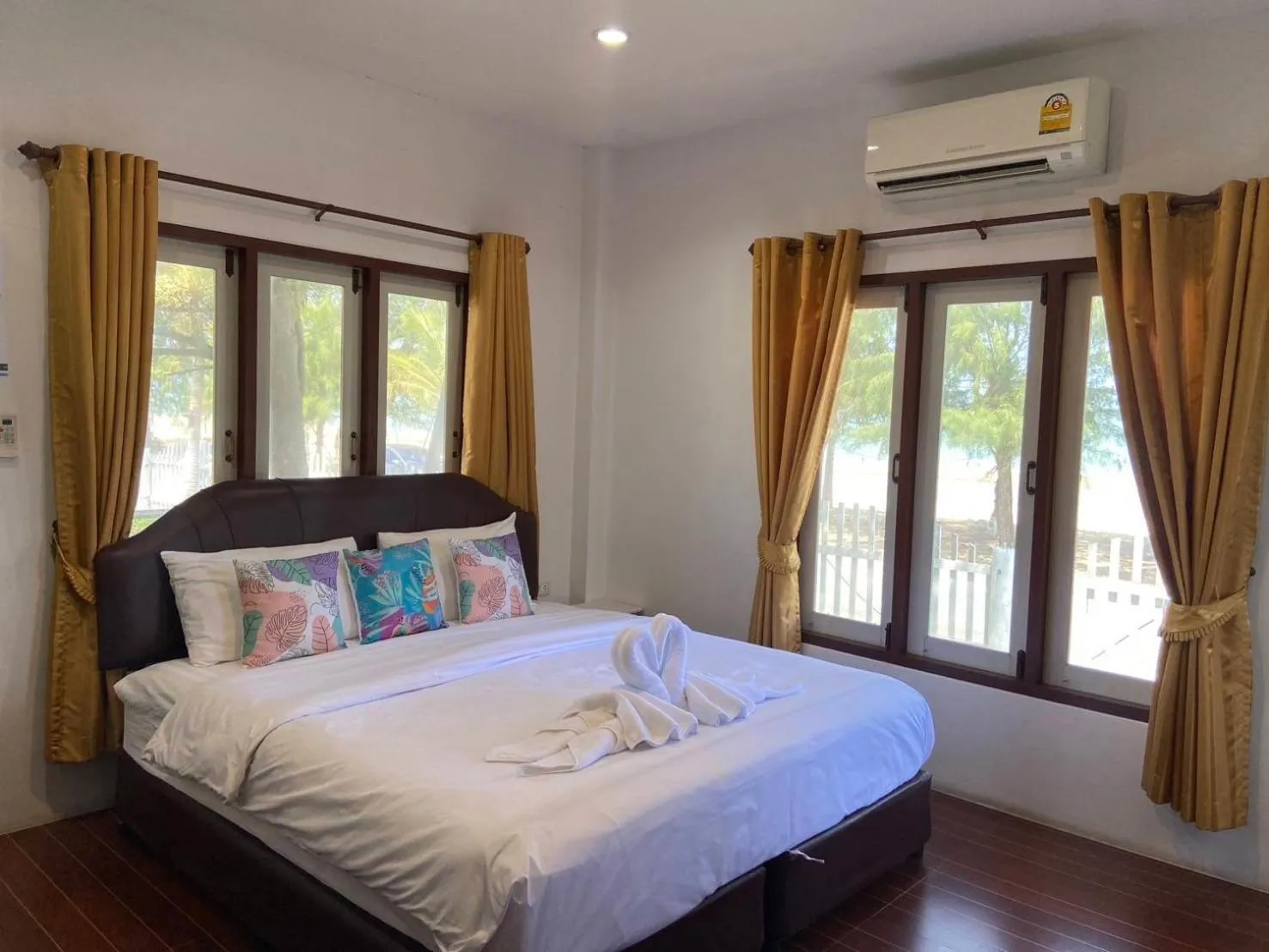 Bed in Baan Golden Resort & Residences