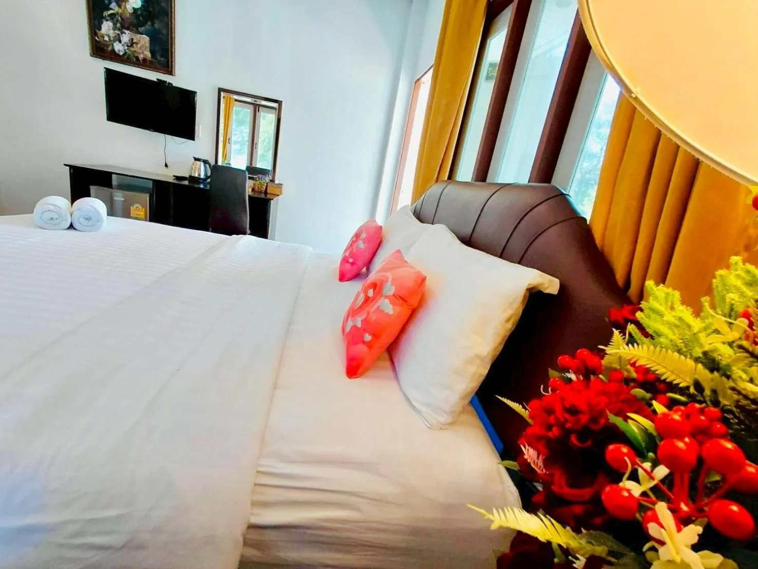 Bed in Baan Golden Resort & Residences