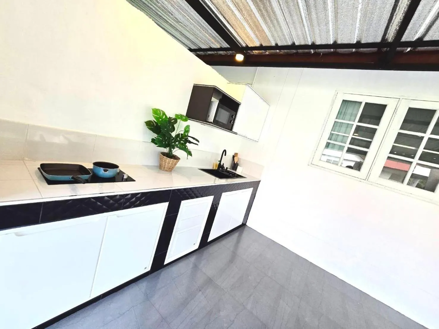 Baan Golden Resort & Residences