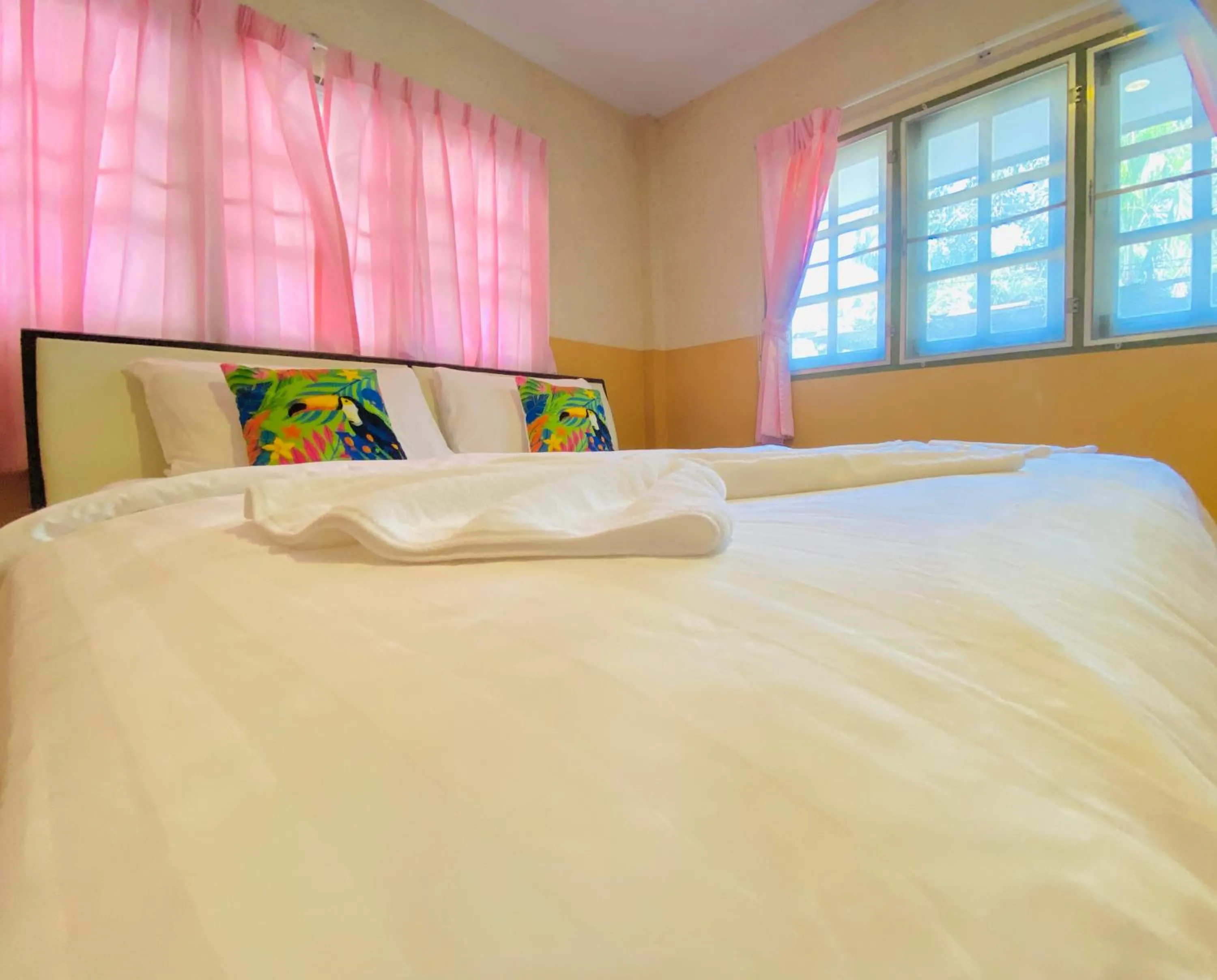 Bed in Baan Golden Resort & Residences