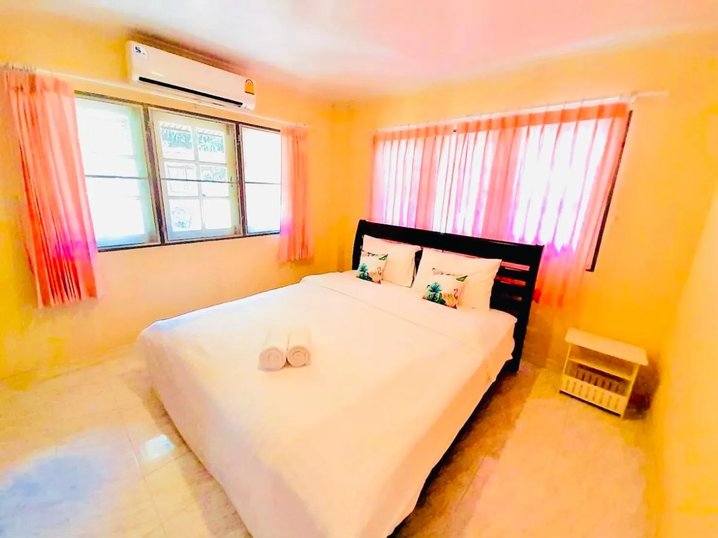 Bed in Baan Golden Resort & Residences