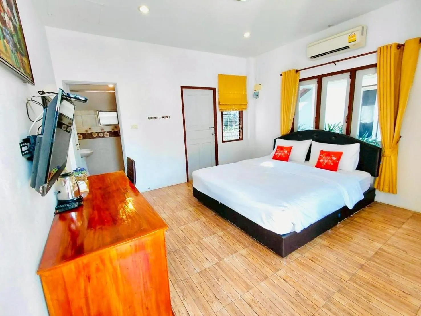 Bed in Baan Golden Resort & Residences