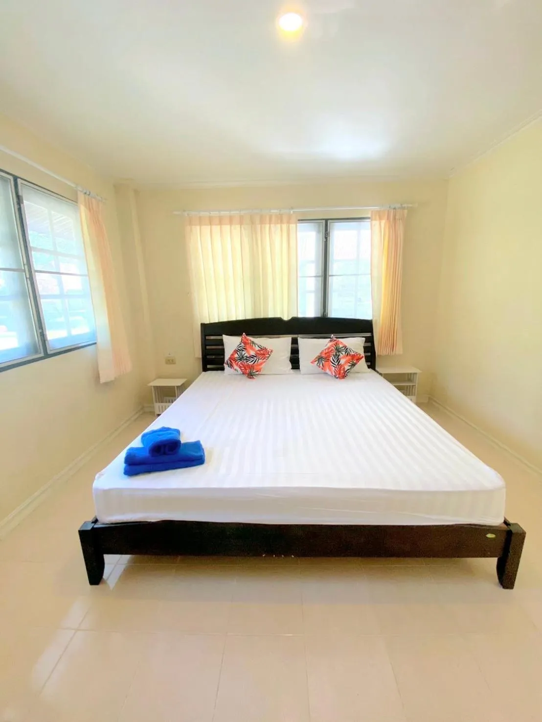 Bed in Baan Golden Resort & Residences