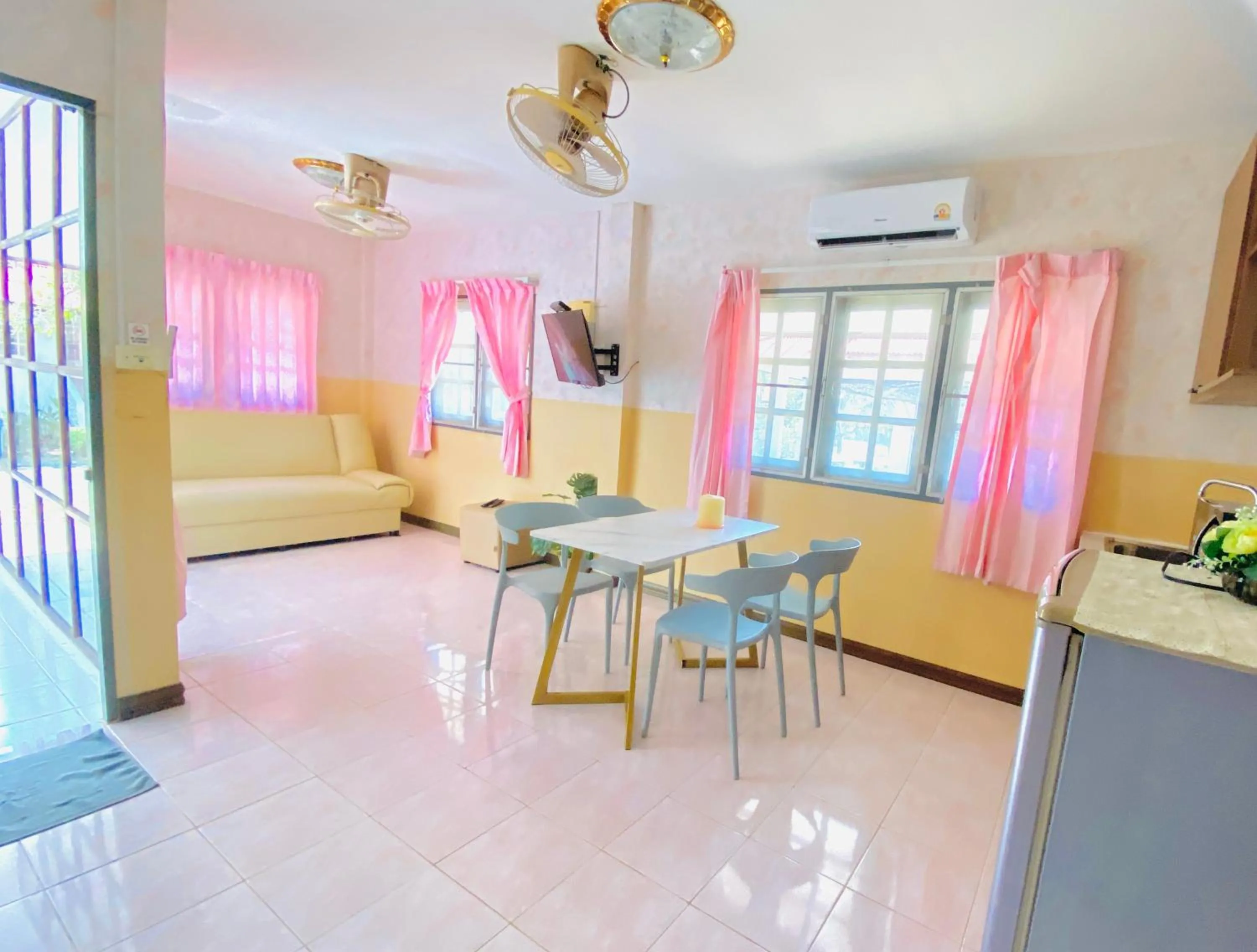 Baan Golden Resort & Residences